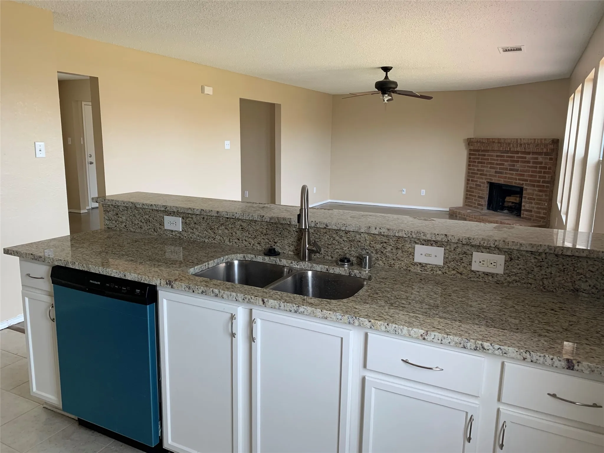 Single Family Residence For Rent in Collin County , 9512 George Bush Drive, Mc Kinney, Texas 75072, 3 Bedroom, 3 Bathroom, 2 Garage spaces, 2,048 Sqft, built in 2003, Preowned, mls#21257008, Real Estate Agent in Mc Kinney, Homes For Rent in Collin county, Homes For Rent in Mc Kinney, Realtor in Mc Kinney Texas, Real Estate Brokerage Independent Realty Texas, Luminita Cordes Realtor