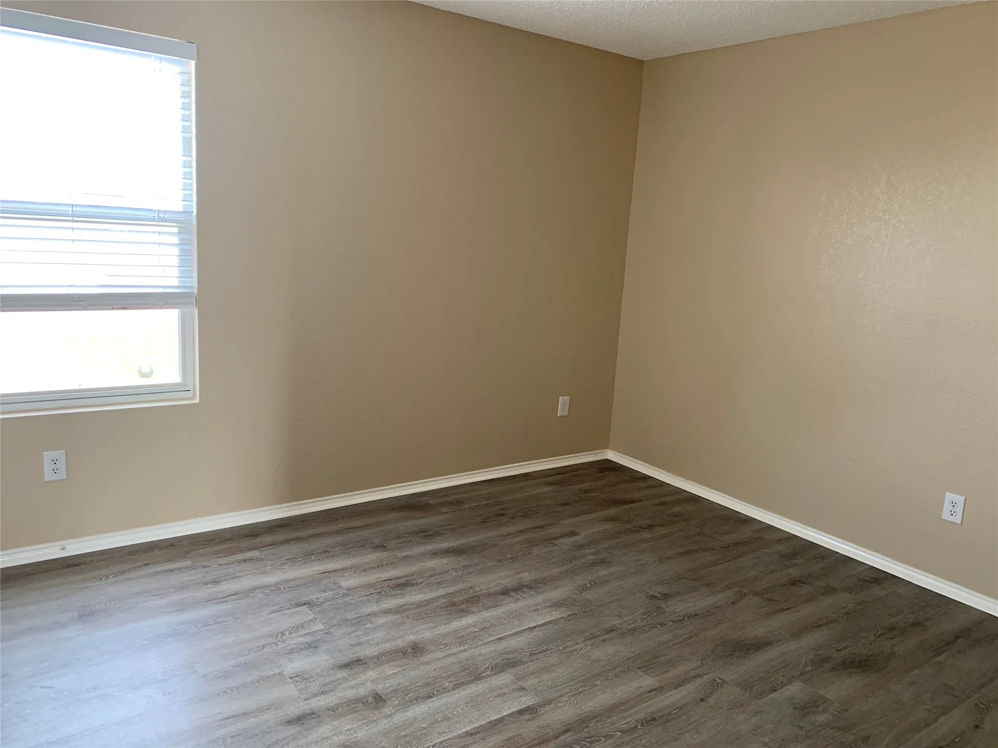 Single Family Residence For Rent in Collin County , 9512 George Bush Drive, Mc Kinney, Texas 75072, 3 Bedroom, 3 Bathroom, 2 Garage spaces, 2,048 Sqft, built in 2003, Preowned, mls#21257008, Real Estate Agent in Mc Kinney, Homes For Rent in Collin county, Homes For Rent in Mc Kinney, Realtor in Mc Kinney Texas, Real Estate Brokerage Independent Realty Texas, Luminita Cordes Realtor