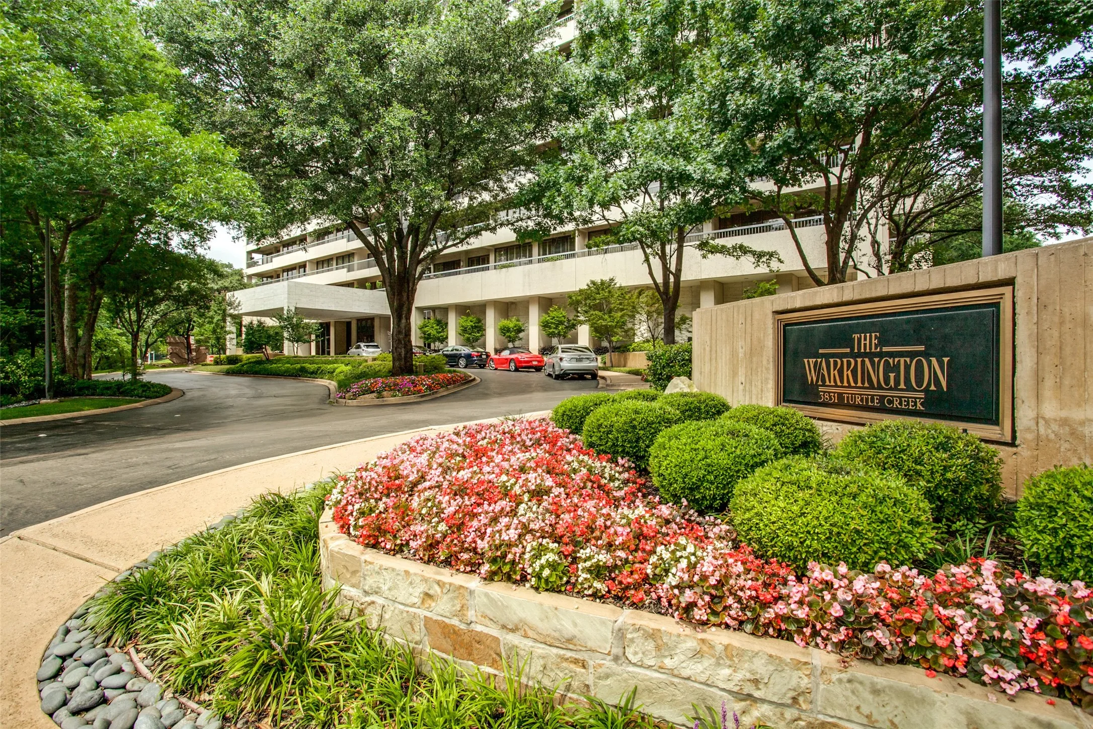 Condominium For Sale in Dallas County , 3831 Turtle Creek Boulevard 4D, Dallas, Texas 75219, 2 Bedroom, 2 Bathroom, 2 Garage spaces, 1,590 Sqft, built in 1981, Preowned, mls#21250900, Real Estate Agent in Dallas, Homes For Sale in Dallas county, Homes For Sale in Dallas, Realtor in Dallas Texas, Real Estate Brokerage Independent Realty Texas, Luminita Cordes Realtor