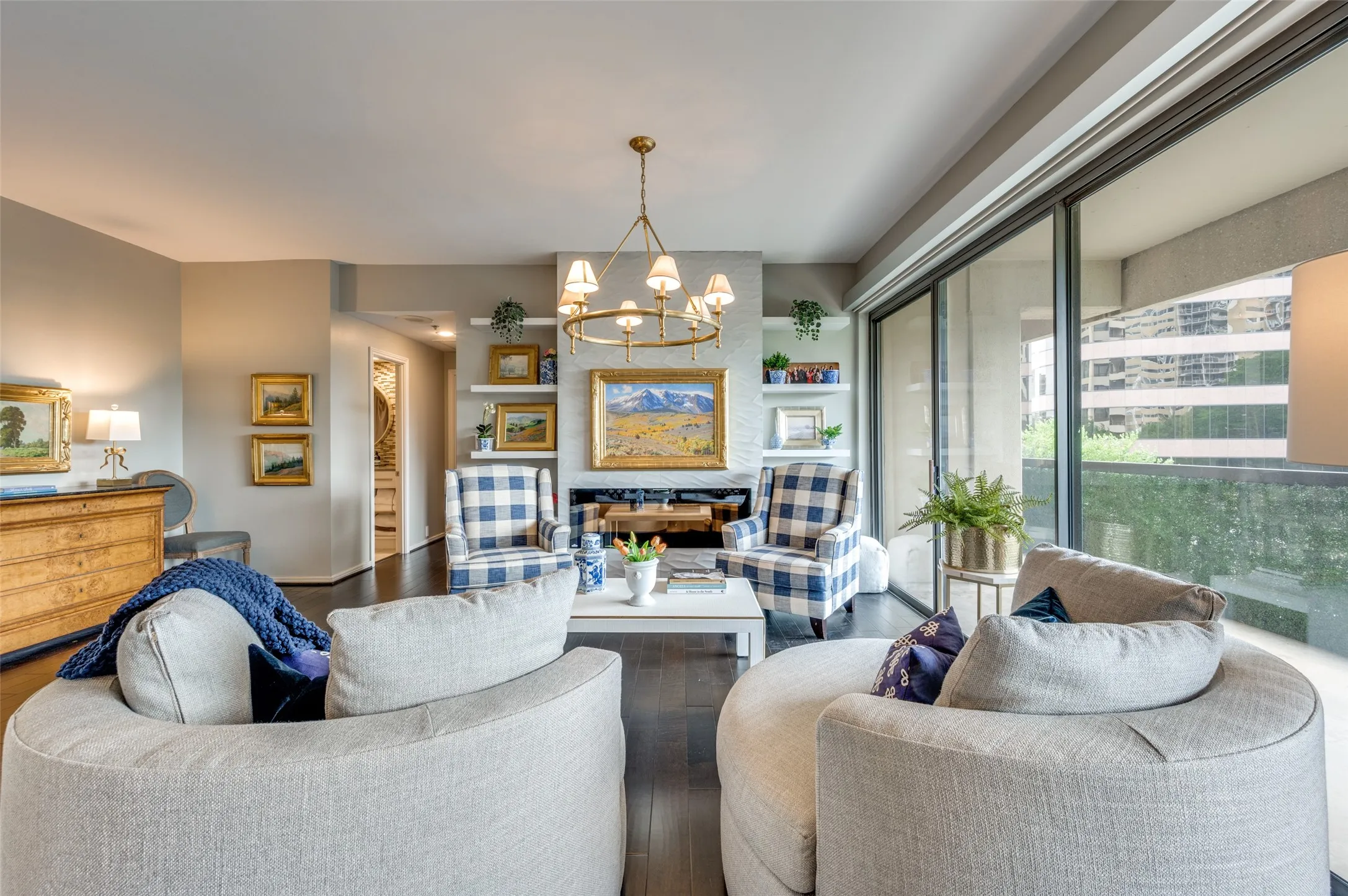 Condominium For Sale in Dallas County , 3831 Turtle Creek Boulevard 4D, Dallas, Texas 75219, 2 Bedroom, 2 Bathroom, 2 Garage spaces, 1,590 Sqft, built in 1981, Preowned, mls#21250900, Real Estate Agent in Dallas, Homes For Sale in Dallas county, Homes For Sale in Dallas, Realtor in Dallas Texas, Real Estate Brokerage Independent Realty Texas, Luminita Cordes Realtor