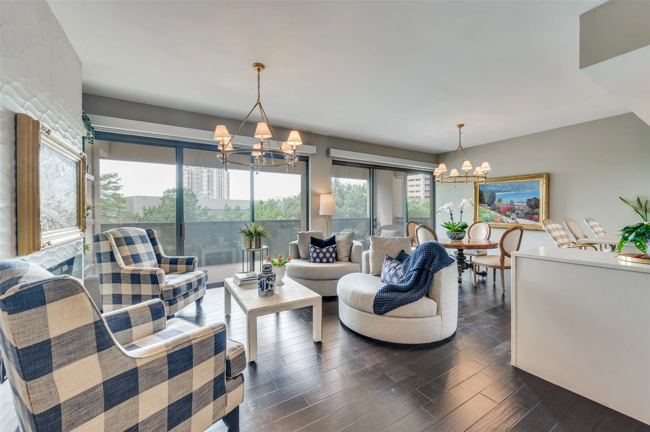 Condominium For Sale in Dallas County , 3831 Turtle Creek Boulevard 4D, Dallas, Texas 75219, 2 Bedroom, 2 Bathroom, 2 Garage spaces, 1,590 Sqft, built in 1981, Preowned, mls#21250900, Real Estate Agent in Dallas, Homes For Sale in Dallas county, Homes For Sale in Dallas, Realtor in Dallas Texas, Real Estate Brokerage Independent Realty Texas, Luminita Cordes Realtor