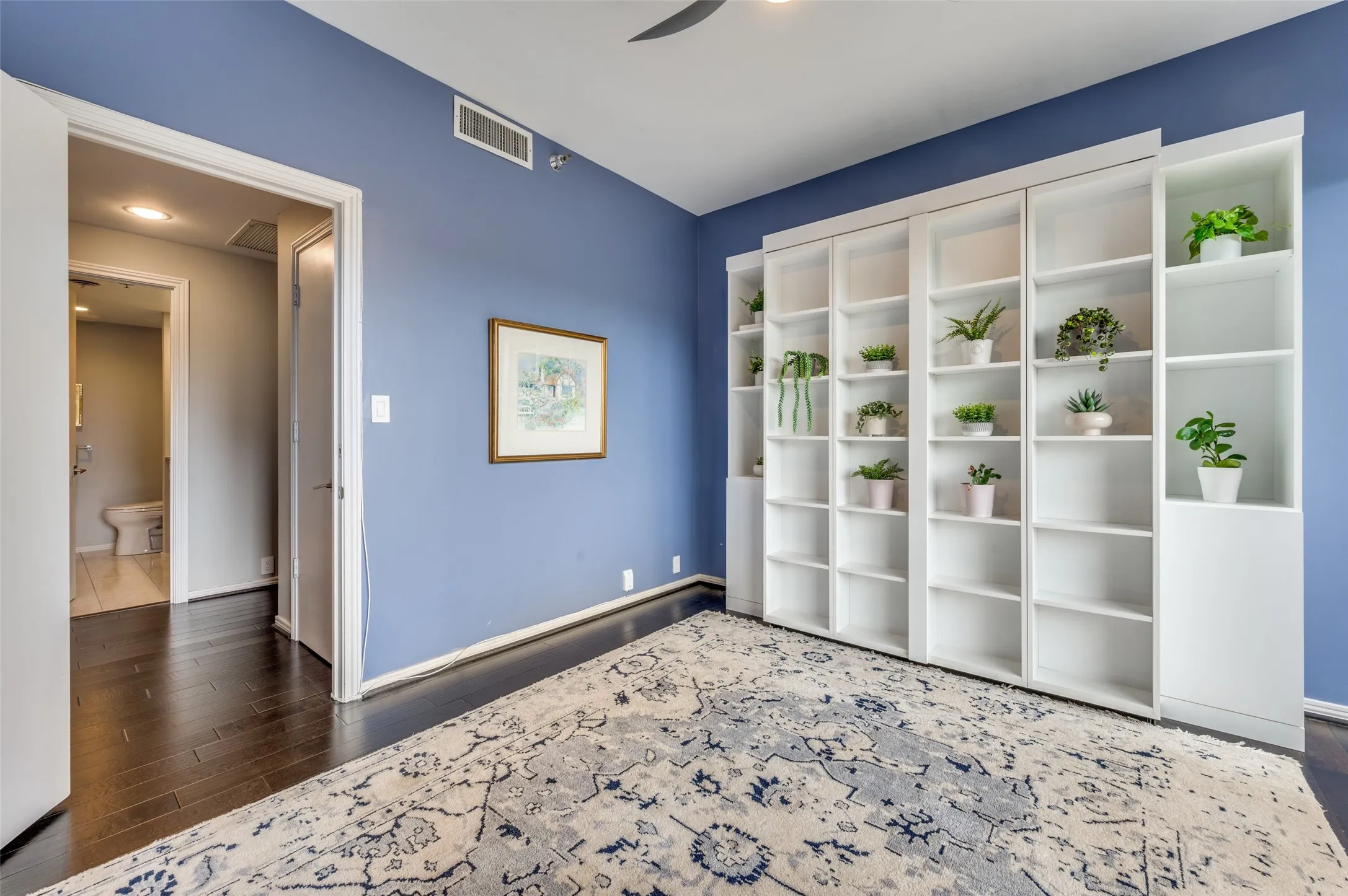 Condominium For Sale in Dallas County , 3831 Turtle Creek Boulevard 4D, Dallas, Texas 75219, 2 Bedroom, 2 Bathroom, 2 Garage spaces, 1,590 Sqft, built in 1981, Preowned, mls#21250900, Real Estate Agent in Dallas, Homes For Sale in Dallas county, Homes For Sale in Dallas, Realtor in Dallas Texas, Real Estate Brokerage Independent Realty Texas, Luminita Cordes Realtor