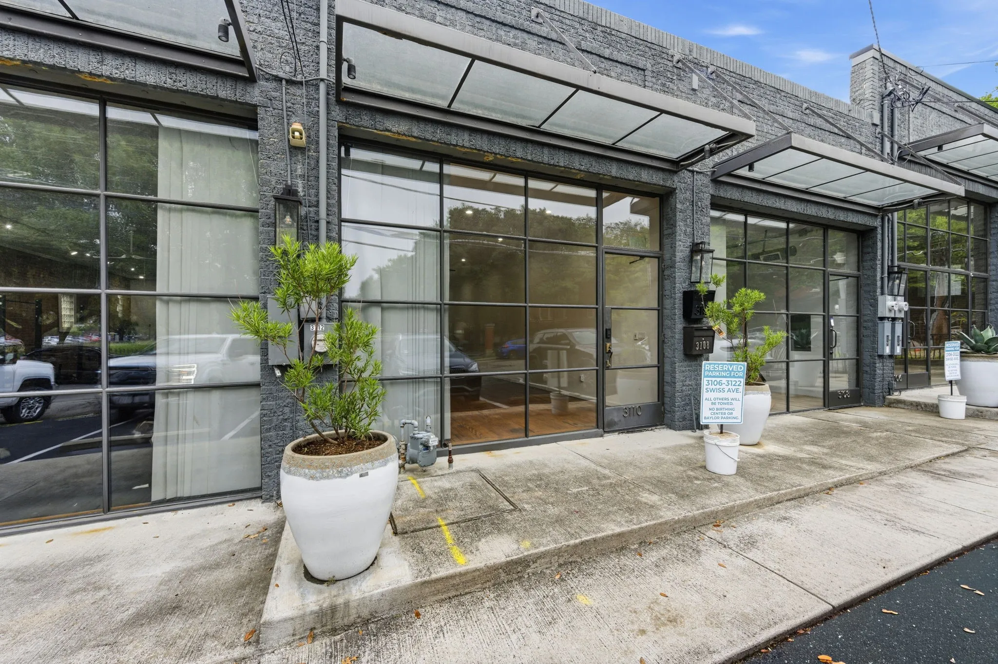 Office For Rent in Dallas County , 3106 Swiss Avenue 3110, Dallas, Texas 75204, 0, 0, Garage spaces, 0 Sqft, built in 1940, Preowned, Price $4,250, mls#21259180, Real Estate Agent in Dallas, Homes For Rent in Dallas county, Homes For Rent in Dallas, Realtor in Dallas Texas, Real Estate Brokerage Independent Realty Texas, Luminita Cordes Realtor