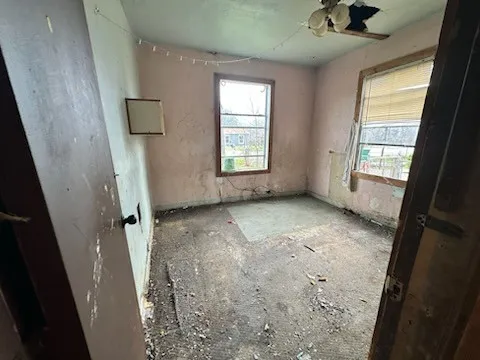 Single Family Residence For Sale in Dallas County , 815 Kissell Road, Wilmer, Texas 75172, 2 Bedrooms, 1 Bathroom, Garage spaces, 816 Sqft, built in 1955, Price $110,000, mls#21259174, Real Estate Agent in Wilmer, Homes For Sale in Dallas county, Homes For Sale in Wilmer, Realtor in Wilmer Texas, Real Estate Brokerage Independent Realty Texas, Luminita Cordes Realtor