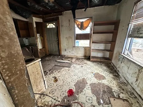 Single Family Residence For Sale in Dallas County , 815 Kissell Road, Wilmer, Texas 75172, 2 Bedrooms, 1 Bathroom, Garage spaces, 816 Sqft, built in 1955, Price $110,000, mls#21259174, Real Estate Agent in Wilmer, Homes For Sale in Dallas county, Homes For Sale in Wilmer, Realtor in Wilmer Texas, Real Estate Brokerage Independent Realty Texas, Luminita Cordes Realtor