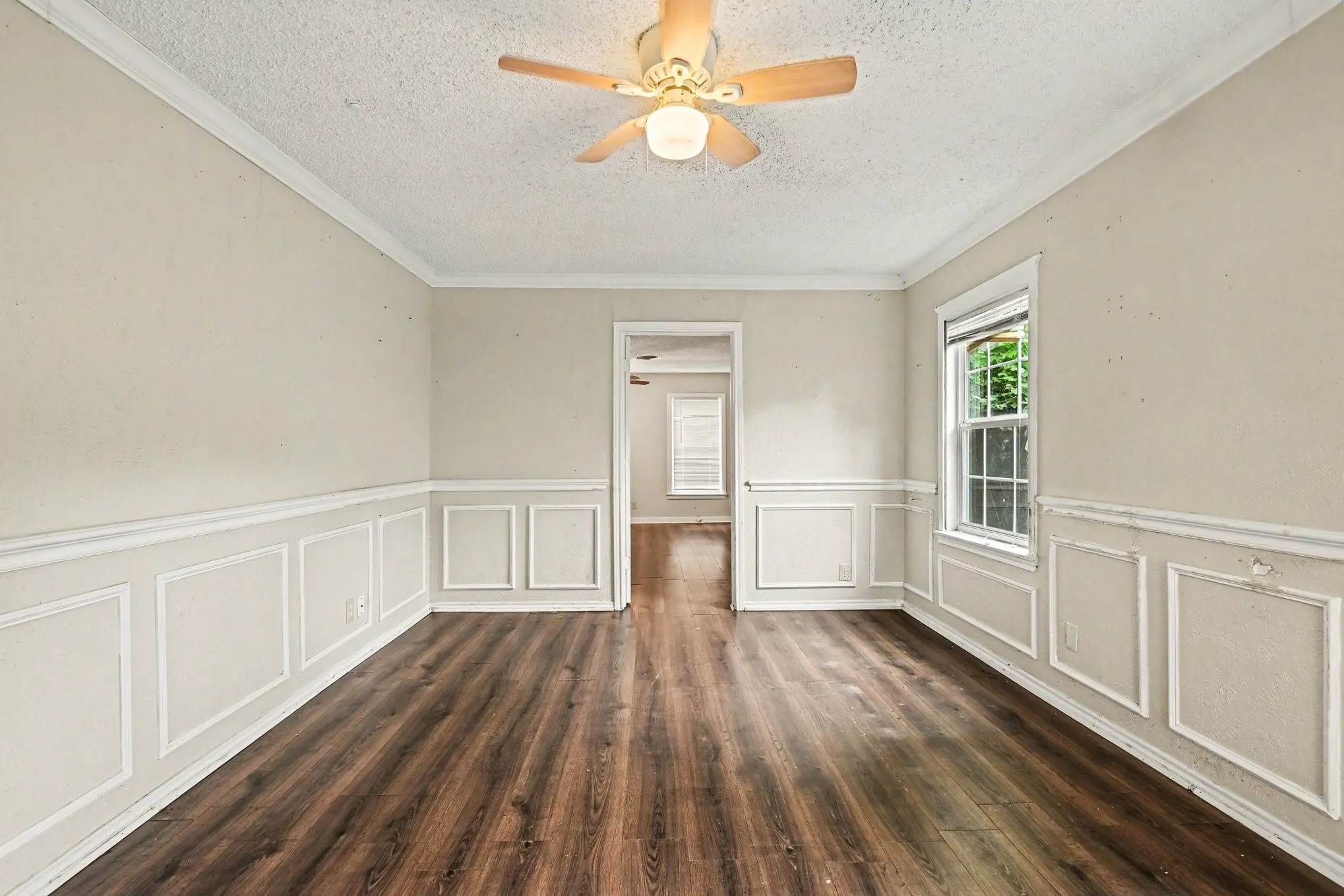 Single Family Residence For Sale in Tarrant County , 5025 N Langley Road, River Oaks, Texas 76114, 3 Bedroom, 2 Bathroom, Garage spaces, 1,221 Sqft, built in 1943, mls#21252711, Real Estate Agent in River Oaks, Homes For Sale in Tarrant county, Homes For Sale in River Oaks, Realtor in River Oaks Texas, Real Estate Brokerage Independent Realty Texas, Luminita Cordes Realtor