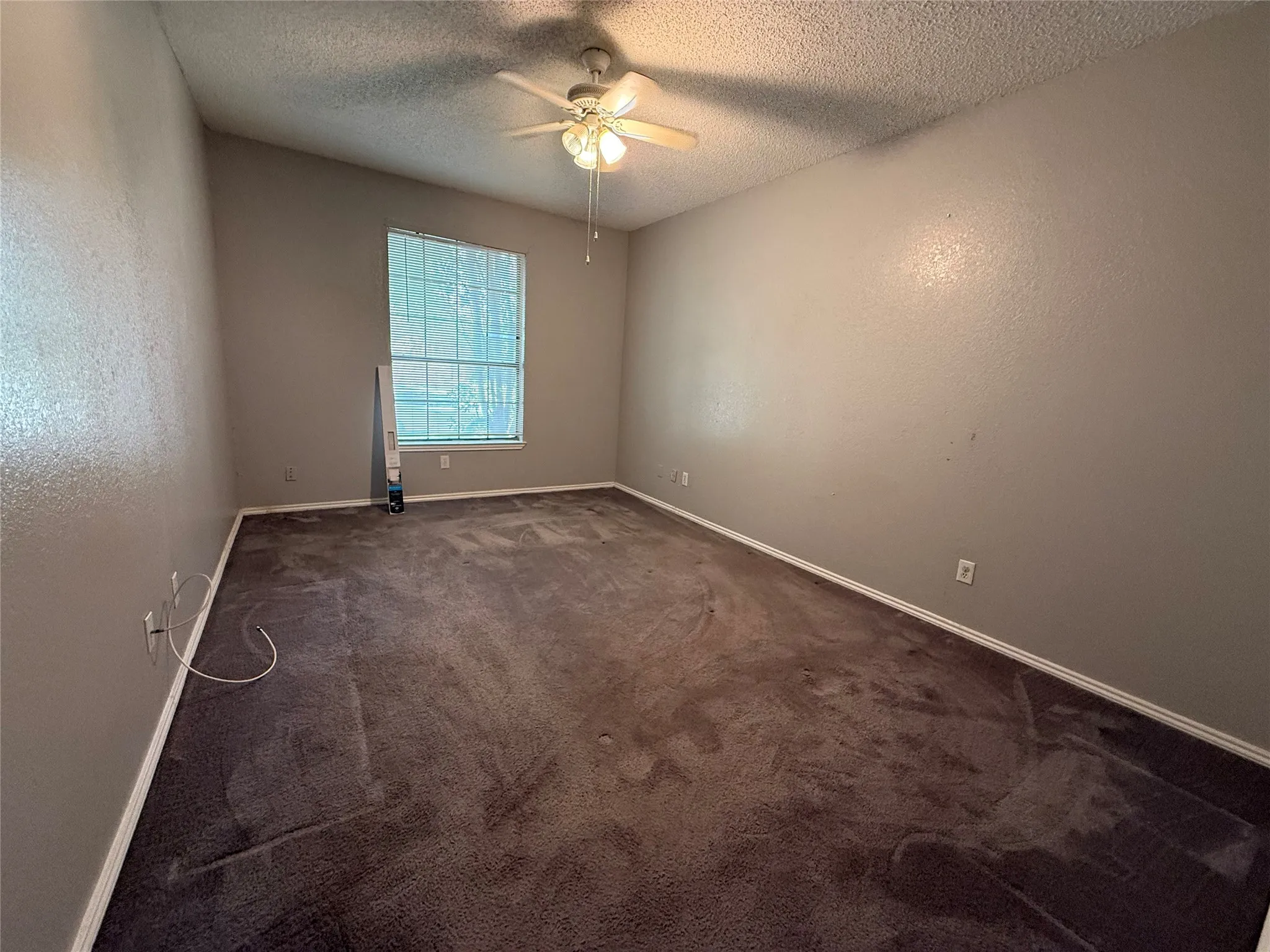 Single Family Residence For Sale in Dallas County , 1209 Wheatfield Drive, Mesquite, Texas 75149, 3 Bedroom, 2 Bathroom, 2 Garage spaces, 1,406 Sqft, built in 1984, Preowned, mls#21259203, Real Estate Agent in Mesquite, Homes For Sale in Dallas county, Homes For Sale in Mesquite, Realtor in Mesquite Texas, Real Estate Brokerage Independent Realty Texas, Luminita Cordes Realtor