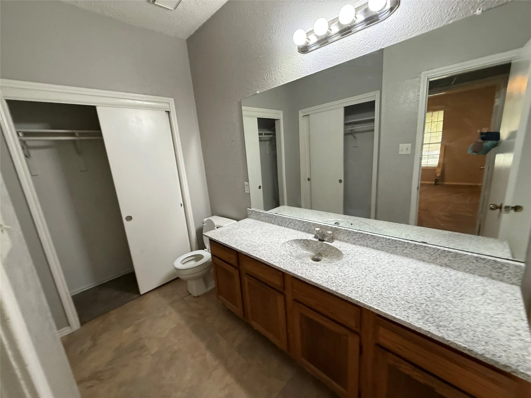 Single Family Residence For Sale in Dallas County , 1209 Wheatfield Drive, Mesquite, Texas 75149, 3 Bedroom, 2 Bathroom, 2 Garage spaces, 1,406 Sqft, built in 1984, Preowned, mls#21259203, Real Estate Agent in Mesquite, Homes For Sale in Dallas county, Homes For Sale in Mesquite, Realtor in Mesquite Texas, Real Estate Brokerage Independent Realty Texas, Luminita Cordes Realtor