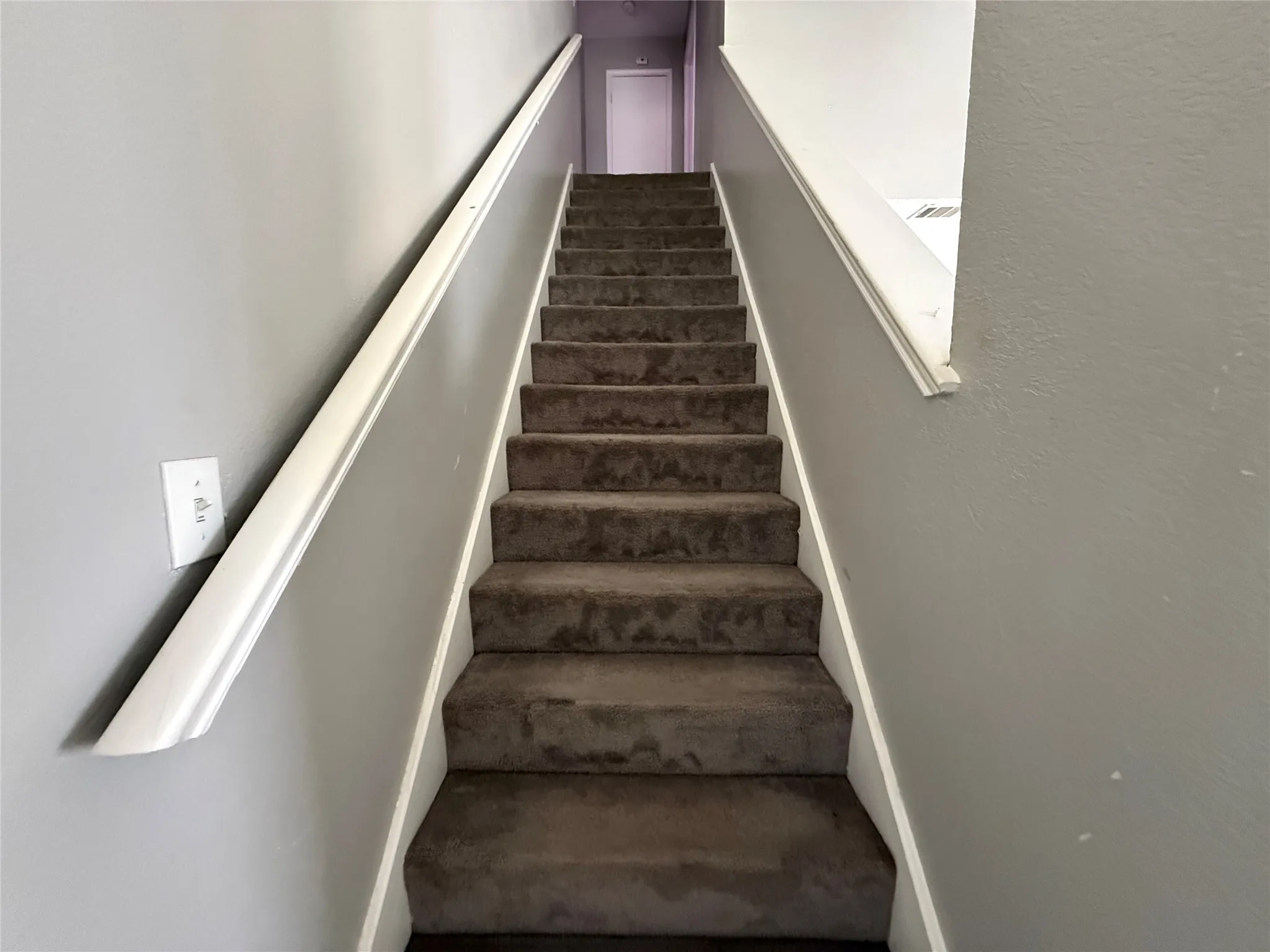 Single Family Residence For Sale in Dallas County , 1209 Wheatfield Drive, Mesquite, Texas 75149, 3 Bedroom, 2 Bathroom, 2 Garage spaces, 1,406 Sqft, built in 1984, Preowned, mls#21259203, Real Estate Agent in Mesquite, Homes For Sale in Dallas county, Homes For Sale in Mesquite, Realtor in Mesquite Texas, Real Estate Brokerage Independent Realty Texas, Luminita Cordes Realtor