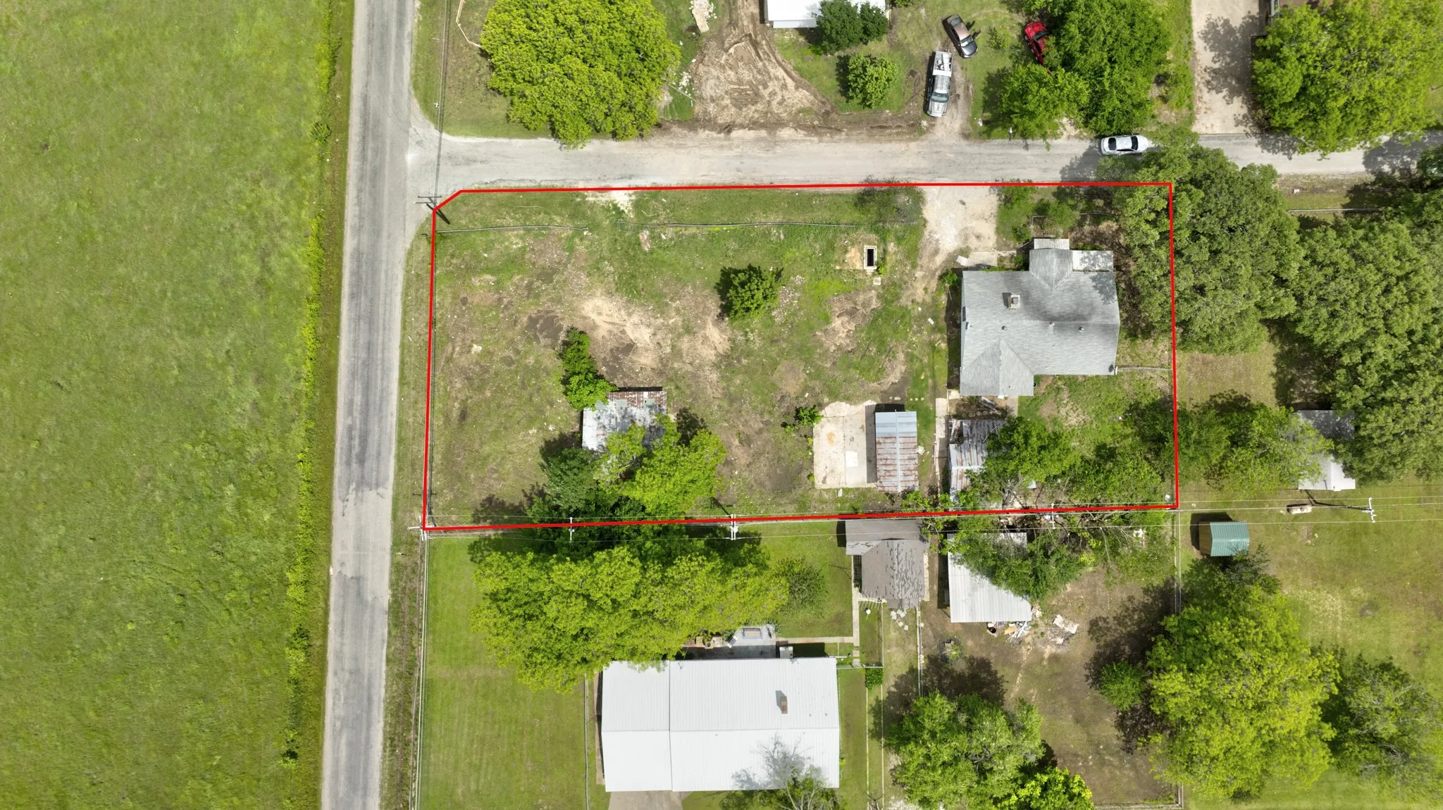 Single Family Residence For Sale in Grayson County , 43 PUEBLO, Gordonville, Texas 76245, 3 Bedroom, 2 Bathroom, 4 Garage spaces, 1,530 Sqft, built in 1978, Price $129,000, mls#21259104, Real Estate Agent in Gordonville, Homes For Sale in Grayson county, Homes For Sale in Gordonville, Realtor in Gordonville Texas, Real Estate Brokerage Independent Realty Texas, Luminita Cordes Realtor