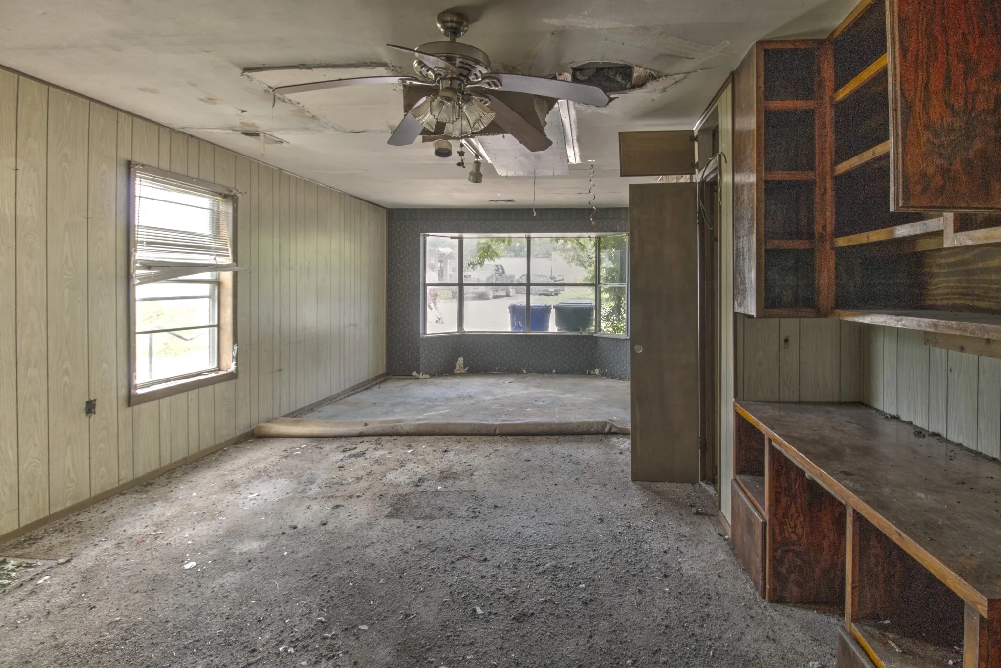Single Family Residence For Sale in Grayson County , 43 PUEBLO, Gordonville, Texas 76245, 3 Bedroom, 2 Bathroom, 4 Garage spaces, 1,530 Sqft, built in 1978, Price $129,000, mls#21259104, Real Estate Agent in Gordonville, Homes For Sale in Grayson county, Homes For Sale in Gordonville, Realtor in Gordonville Texas, Real Estate Brokerage Independent Realty Texas, Luminita Cordes Realtor