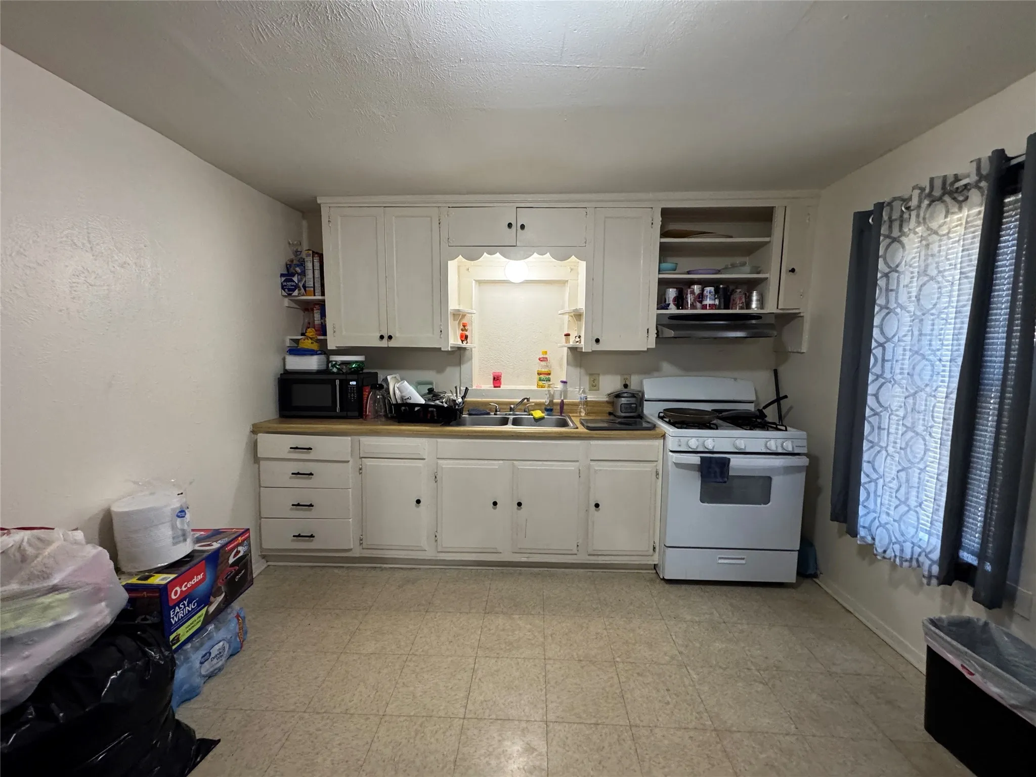 Triplex For Sale in Tarrant County , 2515 24th Street, Fort Worth, Texas 76106, 0, 0, Garage spaces, 0 Sqft, built in 1946, Preowned, mls#21256888, Real Estate Agent in Fort Worth, Homes For Sale in Tarrant county, Homes For Sale in Fort Worth, Realtor in Fort Worth Texas, Real Estate Brokerage Independent Realty Texas, Luminita Cordes Realtor