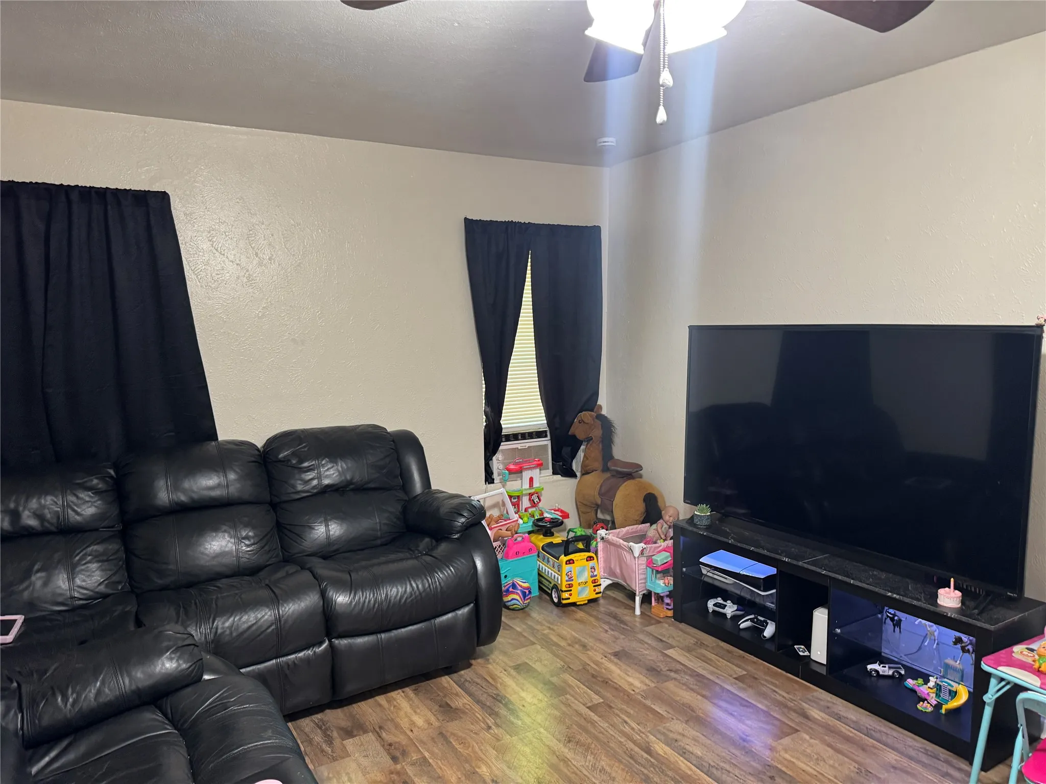 Triplex For Sale in Tarrant County , 2515 24th Street, Fort Worth, Texas 76106, 0, 0, Garage spaces, 0 Sqft, built in 1946, Preowned, mls#21256888, Real Estate Agent in Fort Worth, Homes For Sale in Tarrant county, Homes For Sale in Fort Worth, Realtor in Fort Worth Texas, Real Estate Brokerage Independent Realty Texas, Luminita Cordes Realtor
