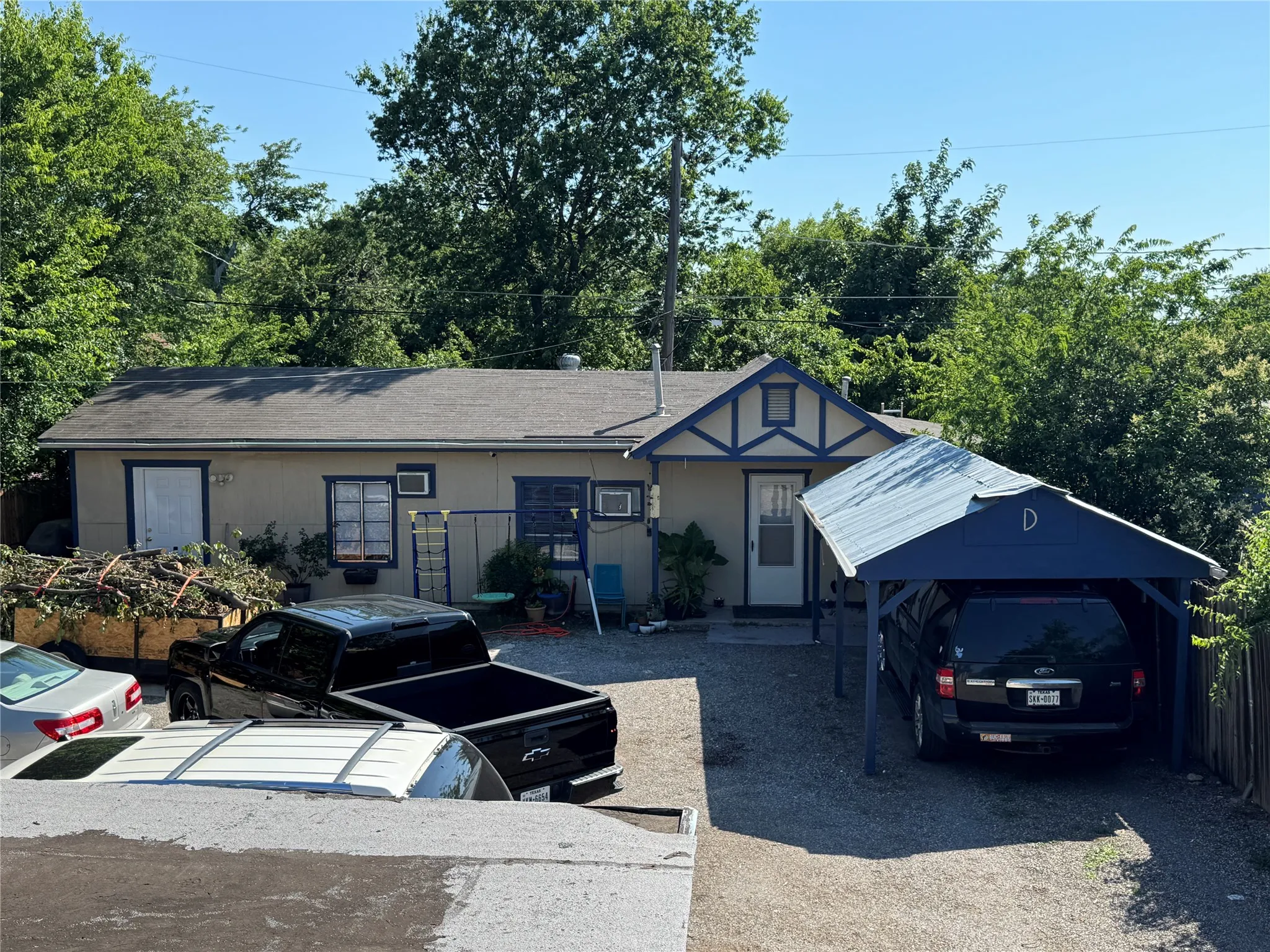 Triplex For Sale in Tarrant County , 2515 24th Street, Fort Worth, Texas 76106, 0, 0, Garage spaces, 0 Sqft, built in 1946, Preowned, mls#21256888, Real Estate Agent in Fort Worth, Homes For Sale in Tarrant county, Homes For Sale in Fort Worth, Realtor in Fort Worth Texas, Real Estate Brokerage Independent Realty Texas, Luminita Cordes Realtor