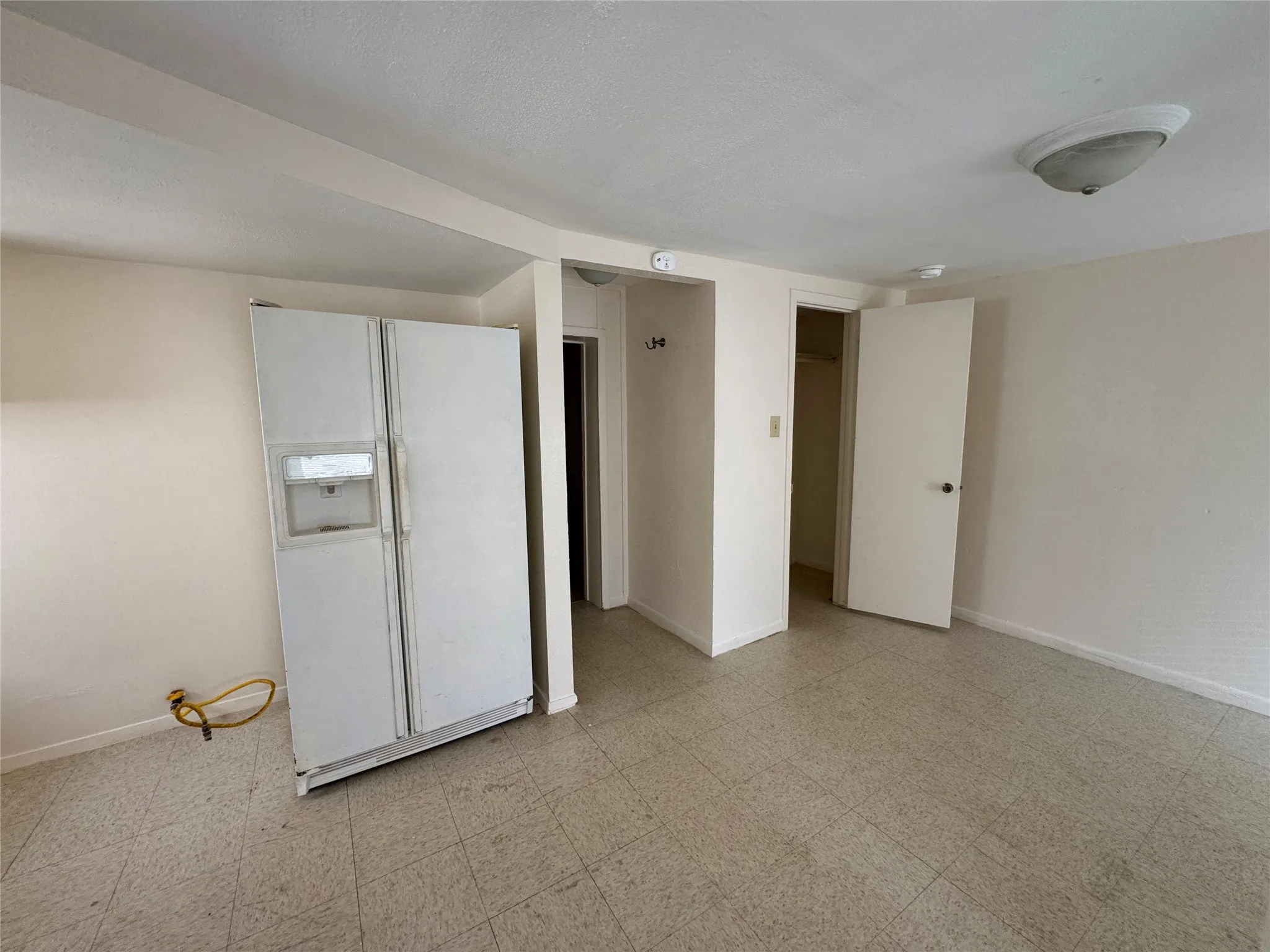Triplex For Sale in Tarrant County , 2515 24th Street, Fort Worth, Texas 76106, 0, 0, Garage spaces, 0 Sqft, built in 1946, Preowned, mls#21256888, Real Estate Agent in Fort Worth, Homes For Sale in Tarrant county, Homes For Sale in Fort Worth, Realtor in Fort Worth Texas, Real Estate Brokerage Independent Realty Texas, Luminita Cordes Realtor