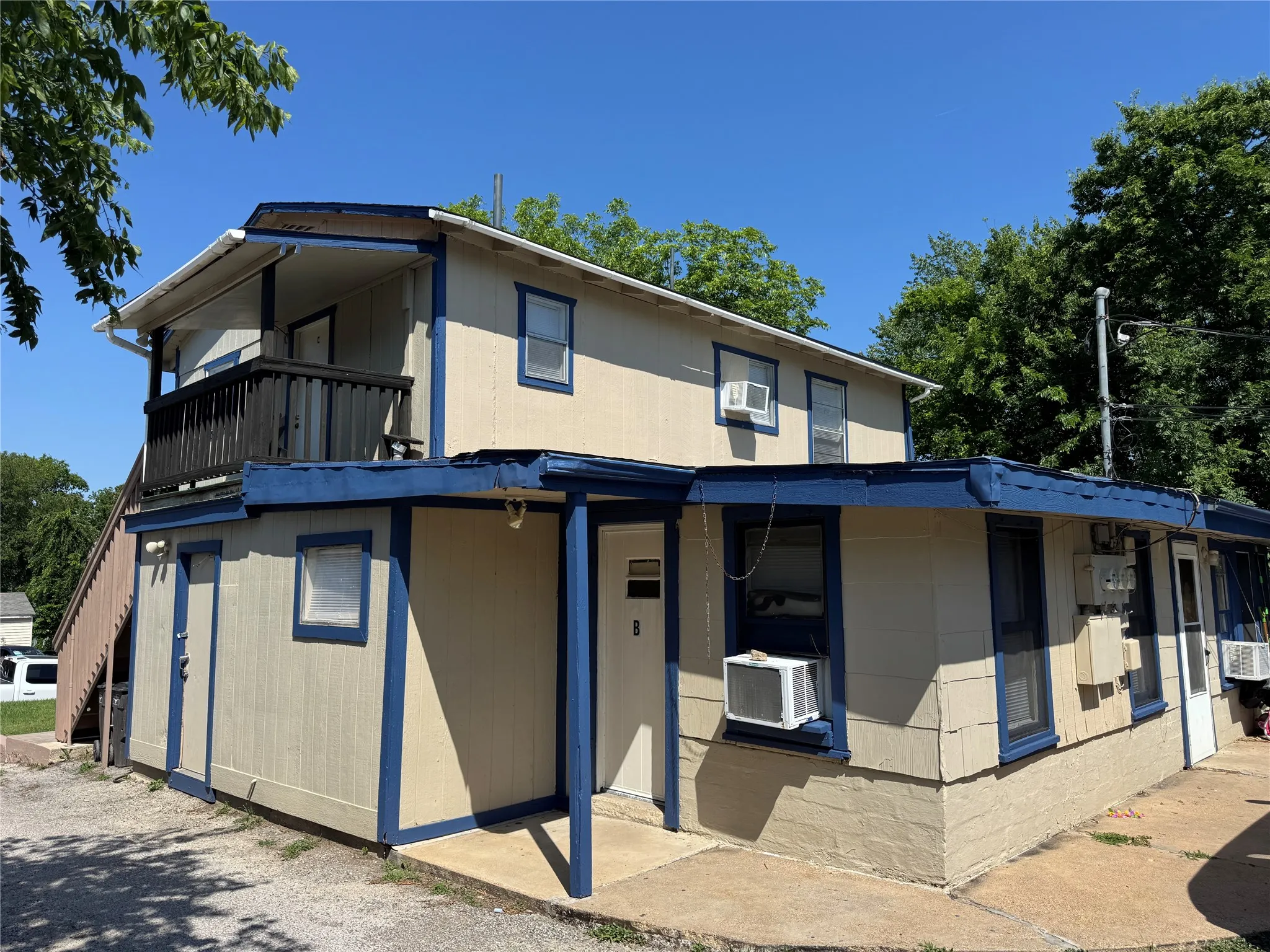 Triplex For Sale in Tarrant County , 2515 24th Street, Fort Worth, Texas 76106, 0, 0, Garage spaces, 0 Sqft, built in 1946, Preowned, mls#21256888, Real Estate Agent in Fort Worth, Homes For Sale in Tarrant county, Homes For Sale in Fort Worth, Realtor in Fort Worth Texas, Real Estate Brokerage Independent Realty Texas, Luminita Cordes Realtor