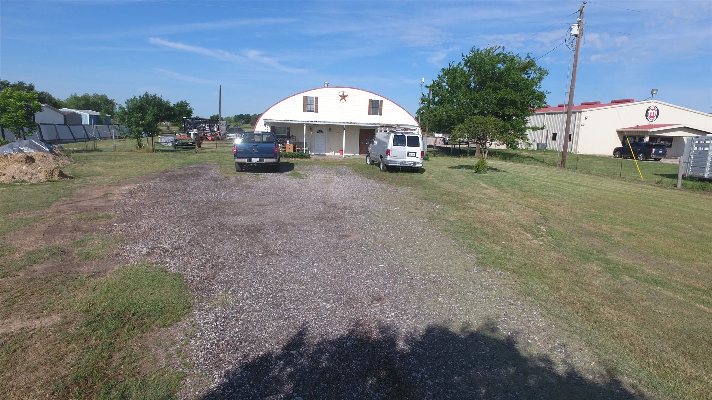 Single Family Residence For Sale in Kaufman County , 5286 E Highway 175, Kaufman, Texas 75142, 3 Bedroom, 2 Bathroom, Garage spaces, 2,112 Sqft, built in 1999, Preowned, mls#21258998, Real Estate Agent in Kaufman, Homes For Sale in Kaufman county, Homes For Sale in Kaufman, Realtor in Kaufman Texas, Real Estate Brokerage Independent Realty Texas, Luminita Cordes Realtor