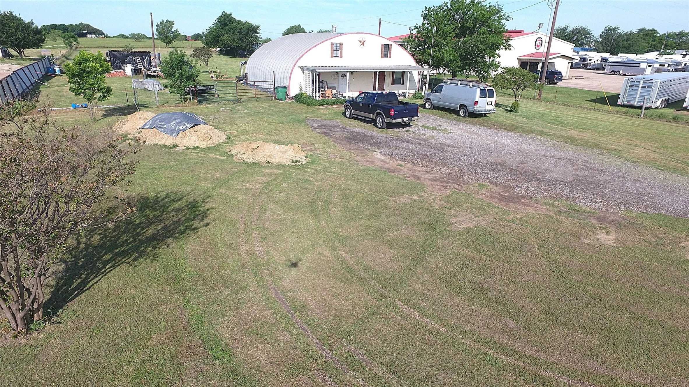 Single Family Residence For Sale in Kaufman County , 5286 E Highway 175, Kaufman, Texas 75142, 3 Bedroom, 2 Bathroom, Garage spaces, 2,112 Sqft, built in 1999, Preowned, mls#21258998, Real Estate Agent in Kaufman, Homes For Sale in Kaufman county, Homes For Sale in Kaufman, Realtor in Kaufman Texas, Real Estate Brokerage Independent Realty Texas, Luminita Cordes Realtor