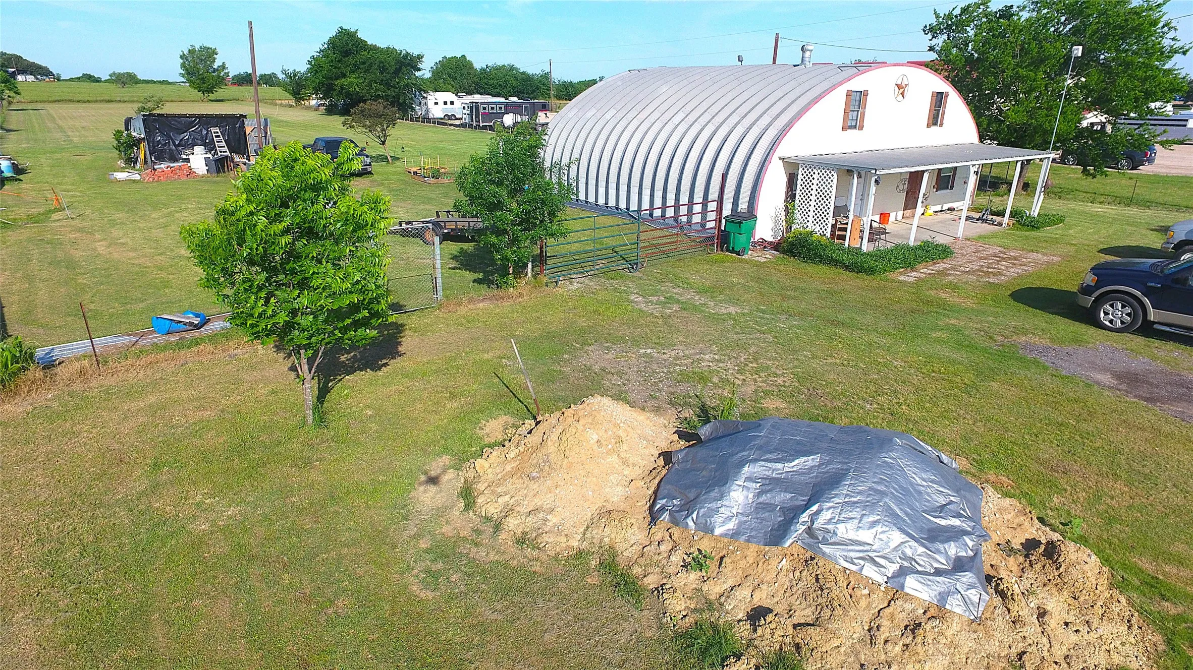 Single Family Residence For Sale in Kaufman County , 5286 E Highway 175, Kaufman, Texas 75142, 3 Bedroom, 2 Bathroom, Garage spaces, 2,112 Sqft, built in 1999, Preowned, mls#21258998, Real Estate Agent in Kaufman, Homes For Sale in Kaufman county, Homes For Sale in Kaufman, Realtor in Kaufman Texas, Real Estate Brokerage Independent Realty Texas, Luminita Cordes Realtor