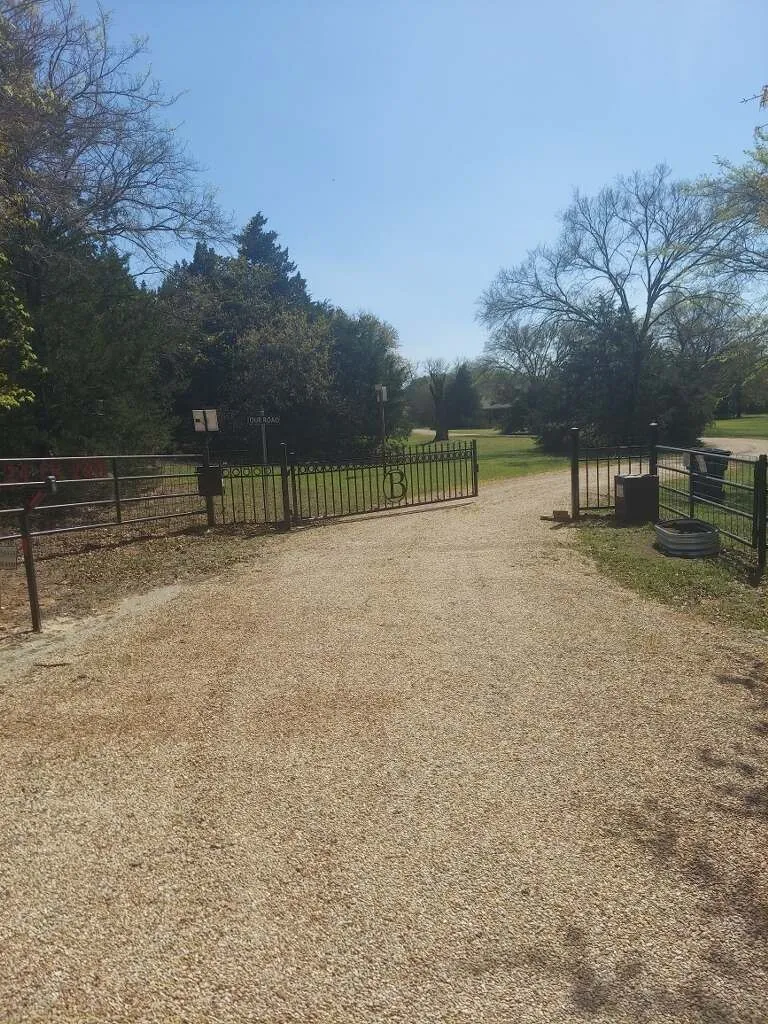 Farm For Sale in Cooke County , 224 CR 290, Collinsville, Texas 76233, 4 Bedroom, 3 Bathroom, 2 Garage spaces, 2,546 Sqft, built in 2018, Preowned, mls#21231247, Real Estate Agent in Collinsville, Homes For Sale in Cooke county, Homes For Sale in Collinsville, Realtor in Collinsville Texas, Real Estate Brokerage Independent Realty Texas, Luminita Cordes Realtor