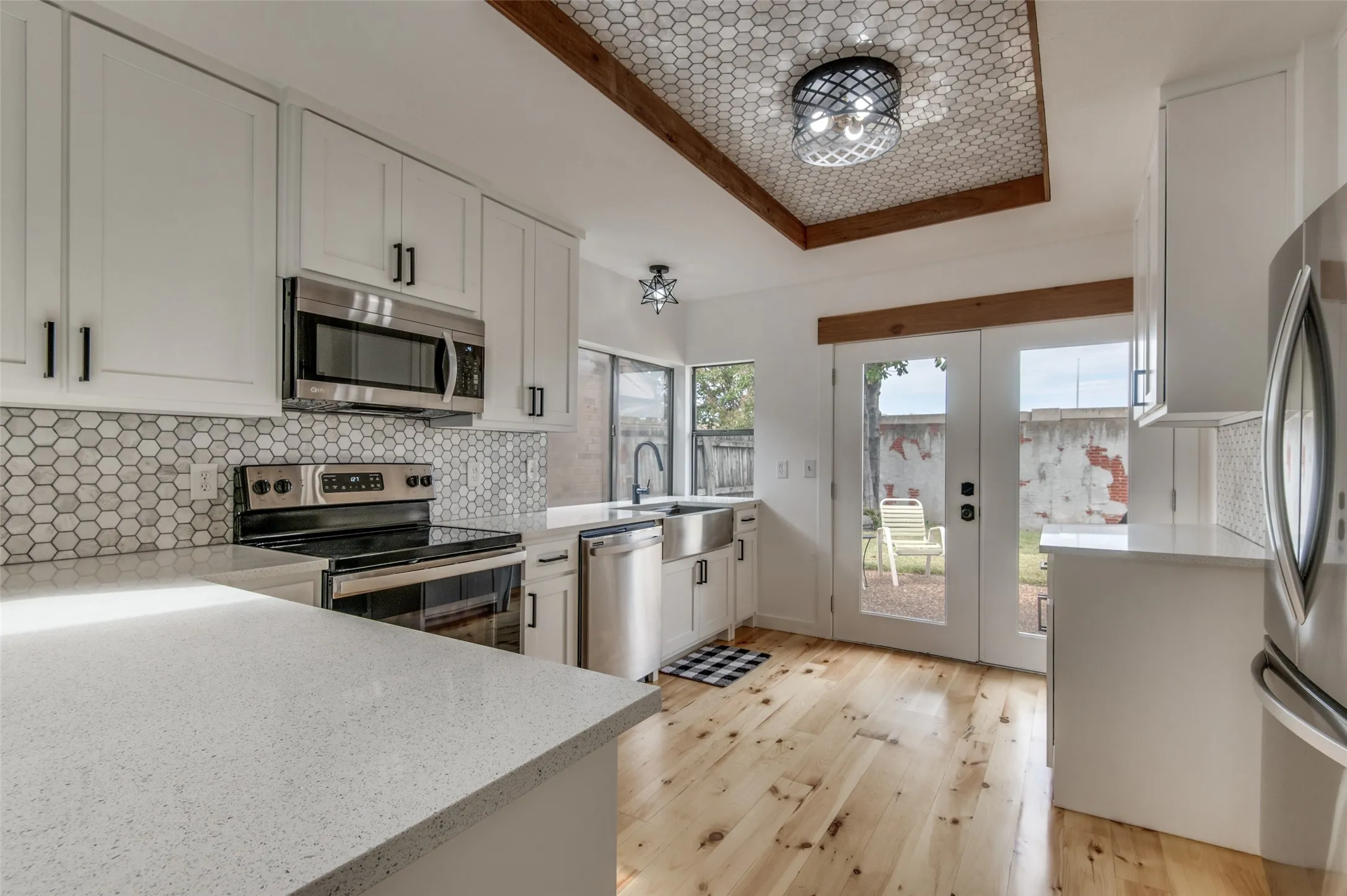 Single Family Residence For Rent in Dallas County , 4011 Rosser Square, Dallas, Texas 75244, 2 Bedrooms, 2 Bathrooms, 1 Garage spaces, 1,036 Sqft, built in 1981, Preowned, Price $2,695, mls#21259277, Real Estate Agent in Dallas, Homes For Rent in Dallas county, Homes For Rent in Dallas, Realtor in Dallas Texas, Real Estate Brokerage Independent Realty Texas, Luminita Cordes Realtor