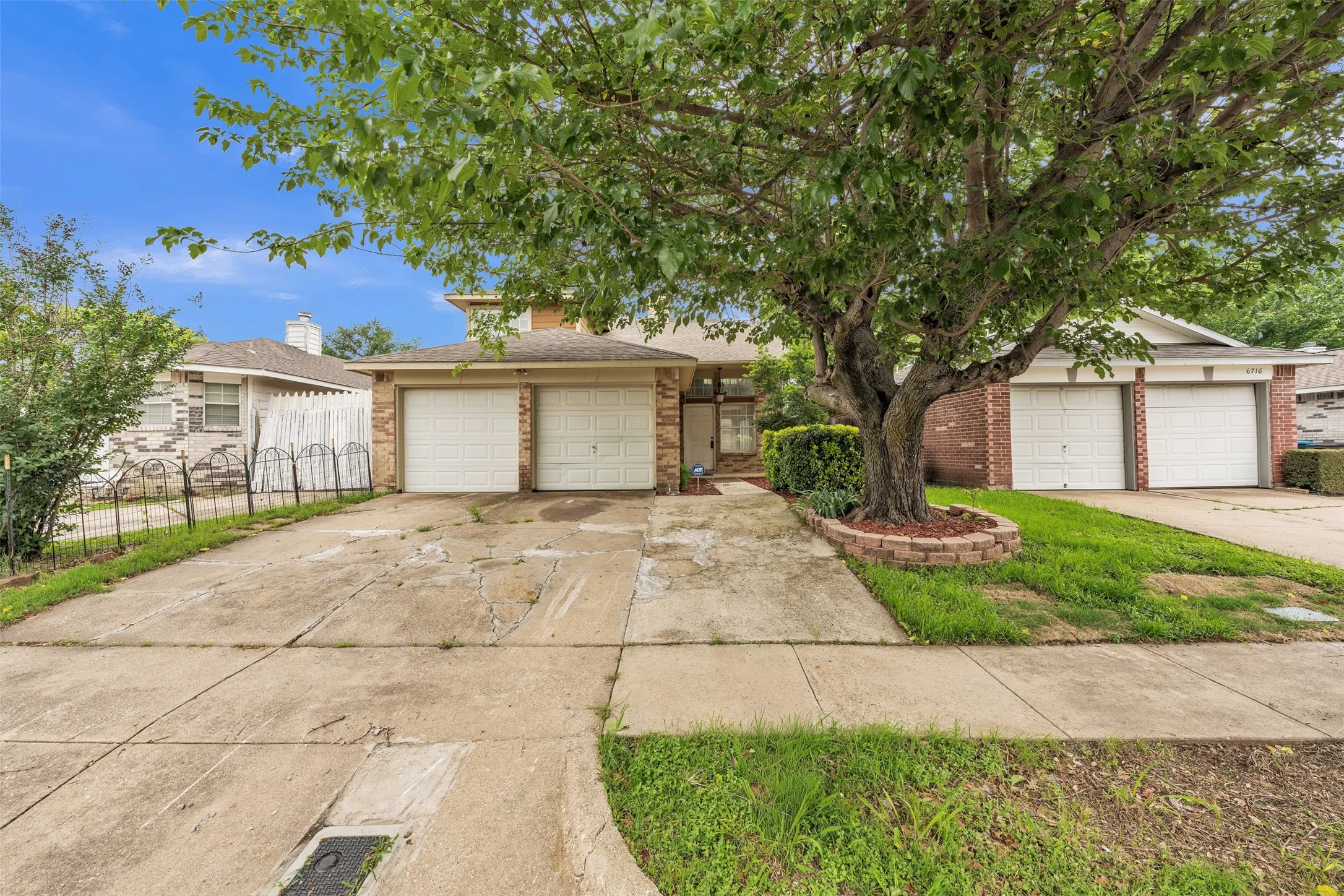 Single Family Residence For Sale in Tarrant County , 6718 Silver Sage Drive, Fort Worth, Texas 76137, 3 Bedroom, 2 Bathroom, 2 Garage spaces, 1,500 Sqft, built in 1987, mls#21249951, Real Estate Agent in Fort Worth, Homes For Sale in Tarrant county, Homes For Sale in Fort Worth, Realtor in Fort Worth Texas, Real Estate Brokerage Independent Realty Texas, Luminita Cordes Realtor