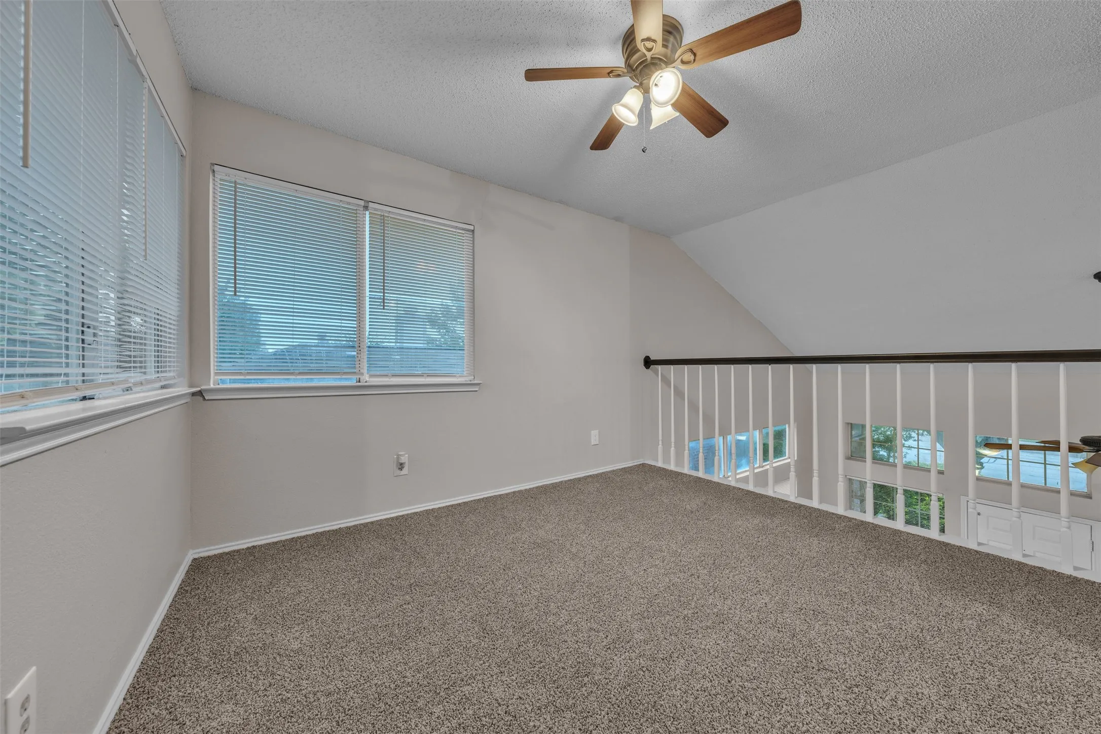 Single Family Residence For Sale in Tarrant County , 6718 Silver Sage Drive, Fort Worth, Texas 76137, 3 Bedroom, 2 Bathroom, 2 Garage spaces, 1,500 Sqft, built in 1987, mls#21249951, Real Estate Agent in Fort Worth, Homes For Sale in Tarrant county, Homes For Sale in Fort Worth, Realtor in Fort Worth Texas, Real Estate Brokerage Independent Realty Texas, Luminita Cordes Realtor
