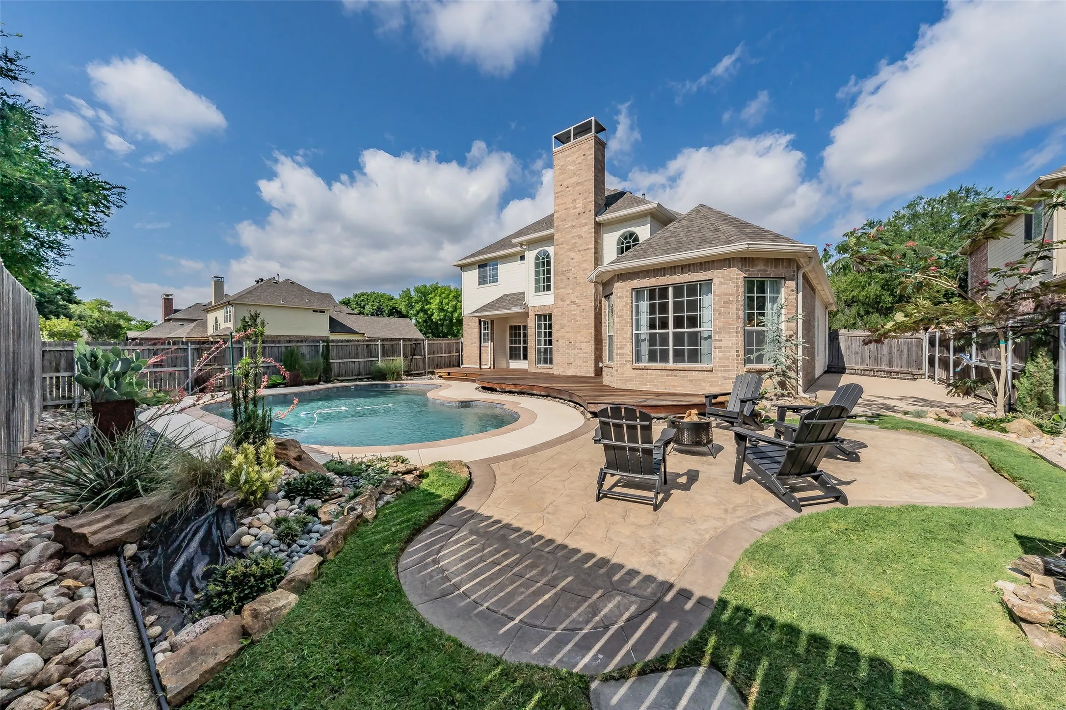 Single Family Residence For Sale in Tarrant County , 217 Huffman Bluff, Keller, Texas 76248, 4 Bedroom, 4 Bathroom, 2 Garage spaces, 3,190 Sqft, built in 2004, mls#21258756, Real Estate Agent in Keller, Homes For Sale in Tarrant county, Homes For Sale in Keller, Realtor in Keller Texas, Real Estate Brokerage Independent Realty Texas, Luminita Cordes Realtor