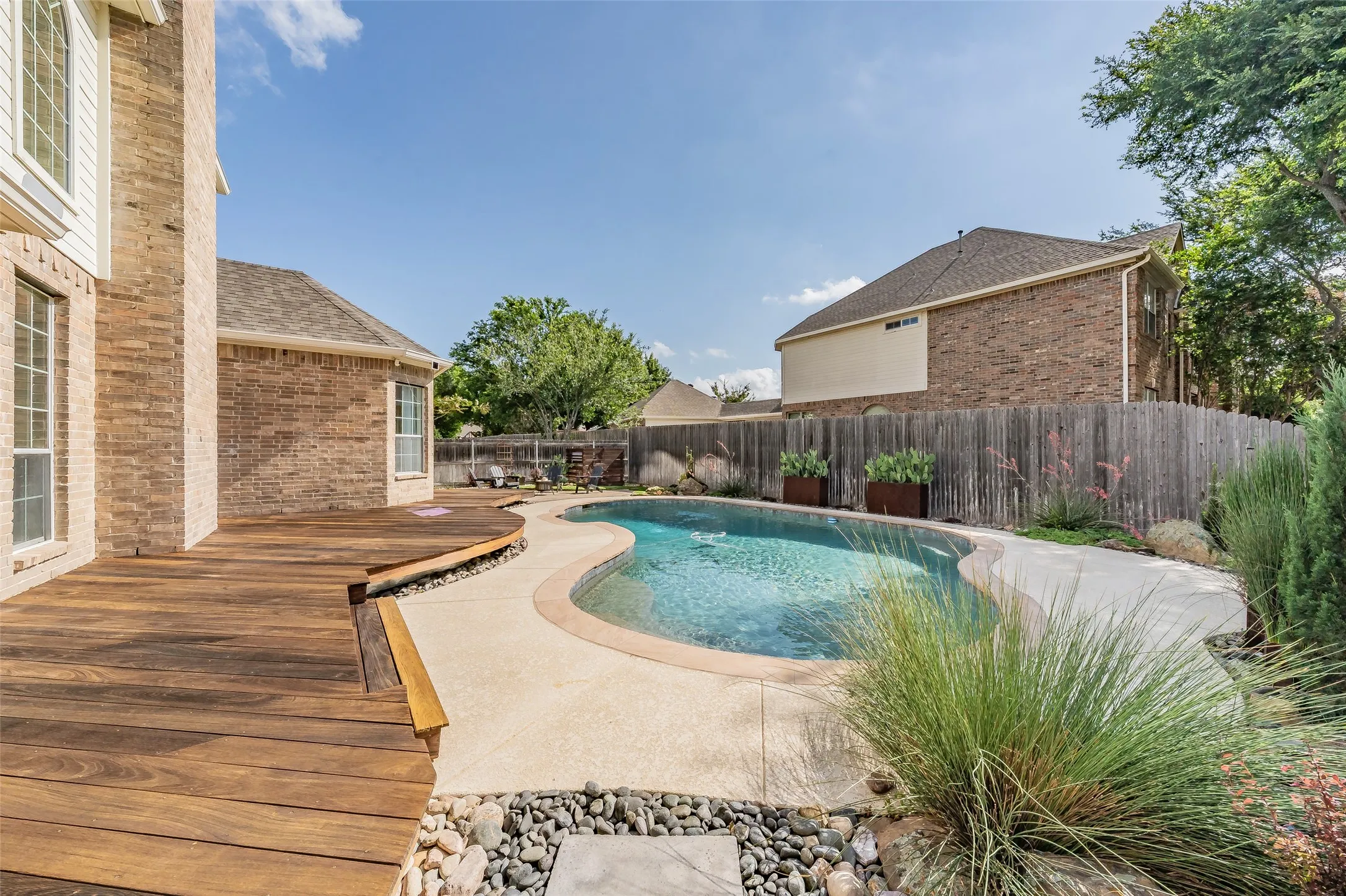 Single Family Residence For Sale in Tarrant County , 217 Huffman Bluff, Keller, Texas 76248, 4 Bedroom, 4 Bathroom, 2 Garage spaces, 3,190 Sqft, built in 2004, mls#21258756, Real Estate Agent in Keller, Homes For Sale in Tarrant county, Homes For Sale in Keller, Realtor in Keller Texas, Real Estate Brokerage Independent Realty Texas, Luminita Cordes Realtor