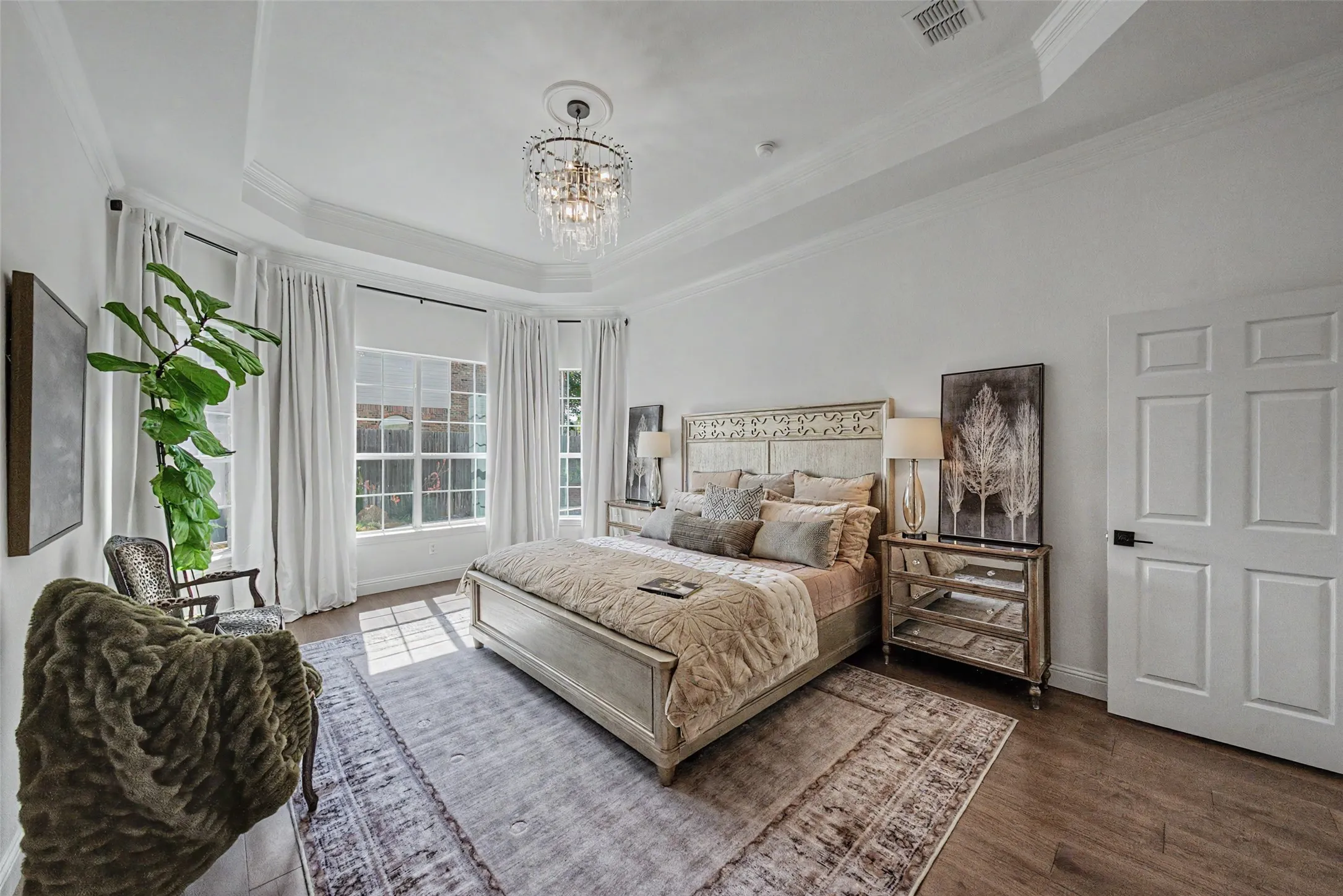 Single Family Residence For Sale in Tarrant County , 217 Huffman Bluff, Keller, Texas 76248, 4 Bedroom, 4 Bathroom, 2 Garage spaces, 3,190 Sqft, built in 2004, mls#21258756, Real Estate Agent in Keller, Homes For Sale in Tarrant county, Homes For Sale in Keller, Realtor in Keller Texas, Real Estate Brokerage Independent Realty Texas, Luminita Cordes Realtor