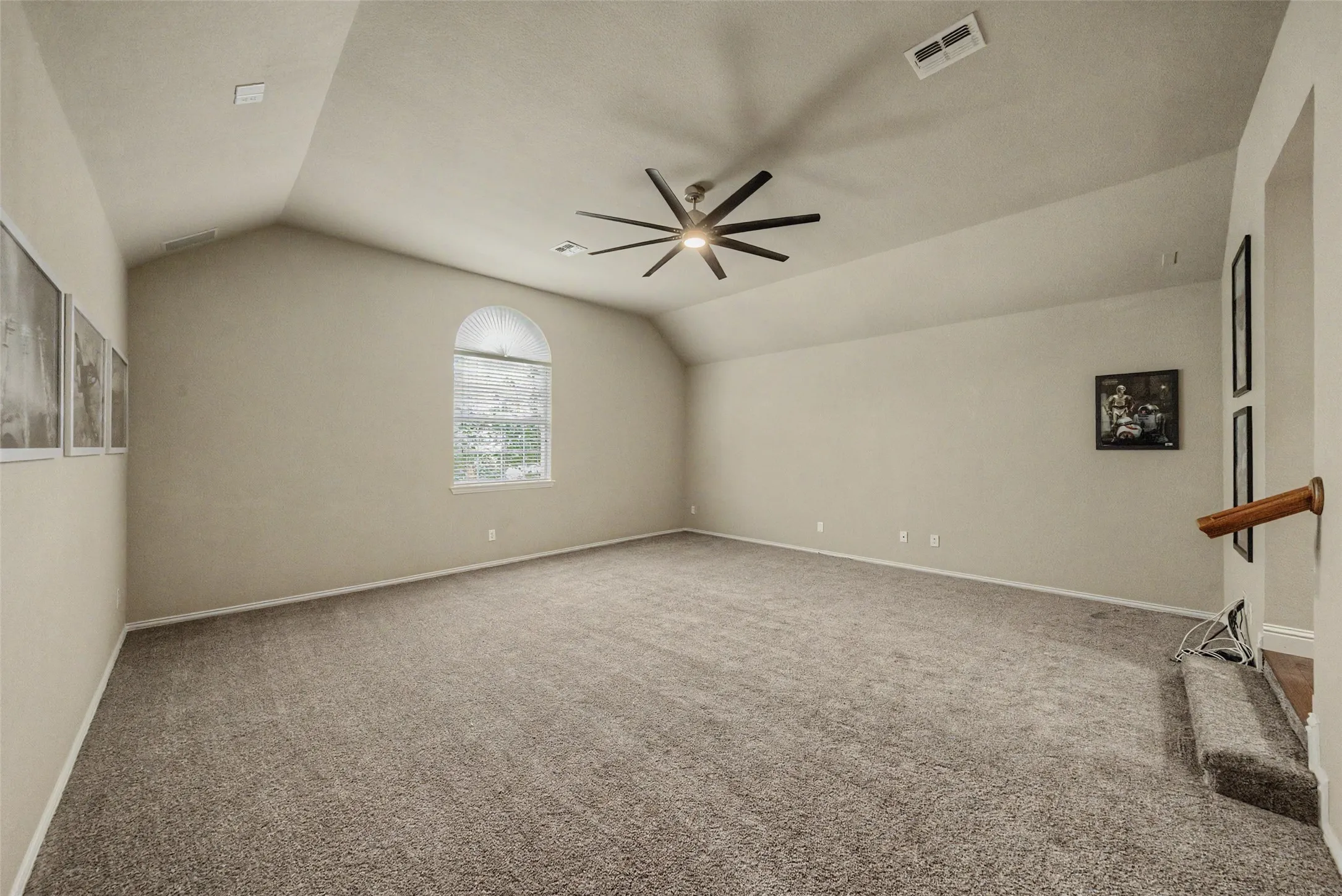 Single Family Residence For Sale in Tarrant County , 217 Huffman Bluff, Keller, Texas 76248, 4 Bedroom, 4 Bathroom, 2 Garage spaces, 3,190 Sqft, built in 2004, mls#21258756, Real Estate Agent in Keller, Homes For Sale in Tarrant county, Homes For Sale in Keller, Realtor in Keller Texas, Real Estate Brokerage Independent Realty Texas, Luminita Cordes Realtor
