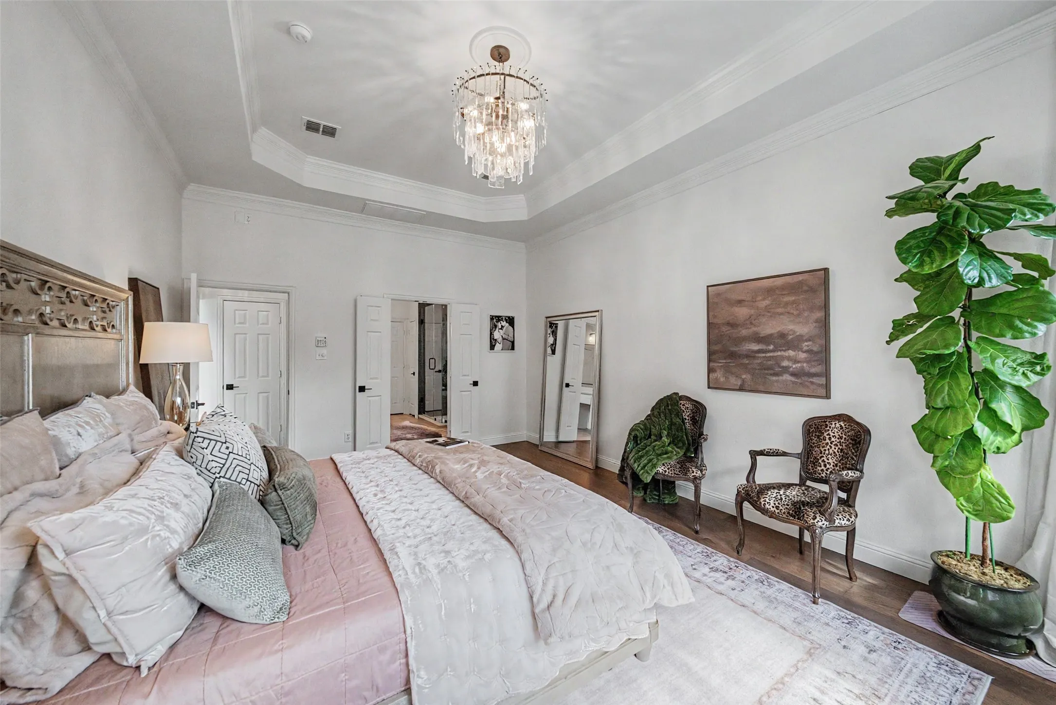 Single Family Residence For Sale in Tarrant County , 217 Huffman Bluff, Keller, Texas 76248, 4 Bedroom, 4 Bathroom, 2 Garage spaces, 3,190 Sqft, built in 2004, mls#21258756, Real Estate Agent in Keller, Homes For Sale in Tarrant county, Homes For Sale in Keller, Realtor in Keller Texas, Real Estate Brokerage Independent Realty Texas, Luminita Cordes Realtor