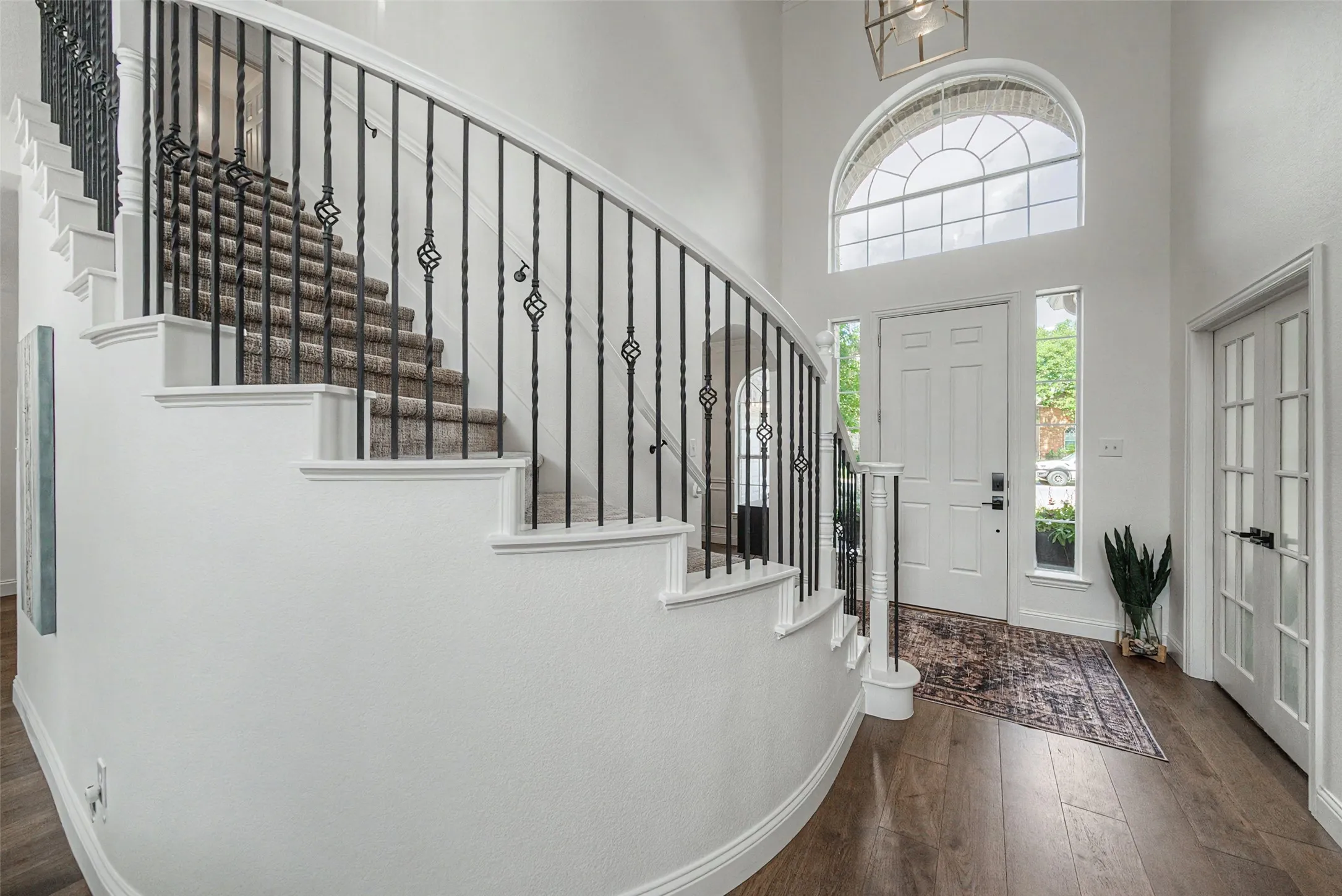 Single Family Residence For Sale in Tarrant County , 217 Huffman Bluff, Keller, Texas 76248, 4 Bedroom, 4 Bathroom, 2 Garage spaces, 3,190 Sqft, built in 2004, mls#21258756, Real Estate Agent in Keller, Homes For Sale in Tarrant county, Homes For Sale in Keller, Realtor in Keller Texas, Real Estate Brokerage Independent Realty Texas, Luminita Cordes Realtor
