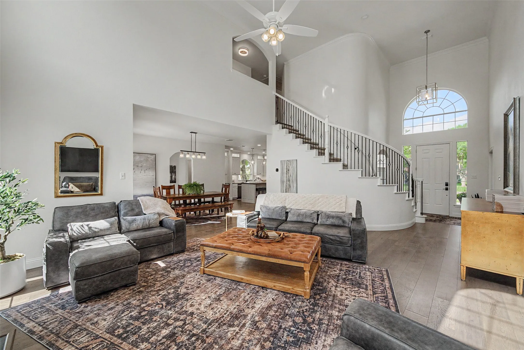 Single Family Residence For Sale in Tarrant County , 217 Huffman Bluff, Keller, Texas 76248, 4 Bedroom, 4 Bathroom, 2 Garage spaces, 3,190 Sqft, built in 2004, mls#21258756, Real Estate Agent in Keller, Homes For Sale in Tarrant county, Homes For Sale in Keller, Realtor in Keller Texas, Real Estate Brokerage Independent Realty Texas, Luminita Cordes Realtor
