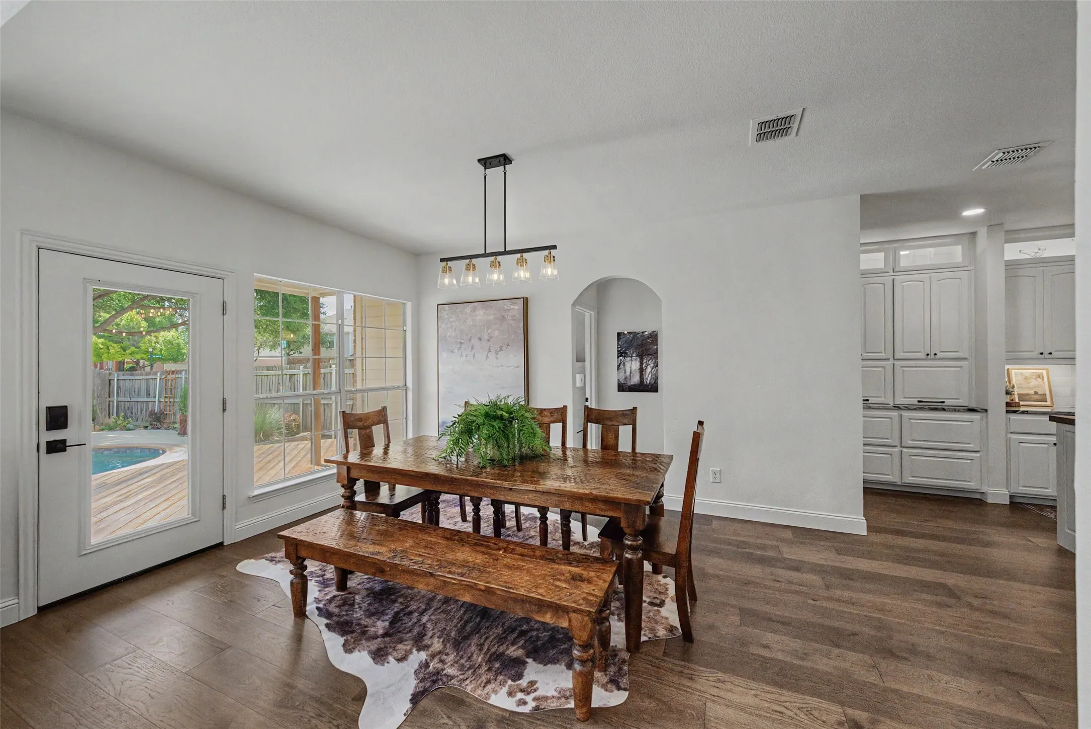 Single Family Residence For Sale in Tarrant County , 217 Huffman Bluff, Keller, Texas 76248, 4 Bedroom, 4 Bathroom, 2 Garage spaces, 3,190 Sqft, built in 2004, mls#21258756, Real Estate Agent in Keller, Homes For Sale in Tarrant county, Homes For Sale in Keller, Realtor in Keller Texas, Real Estate Brokerage Independent Realty Texas, Luminita Cordes Realtor