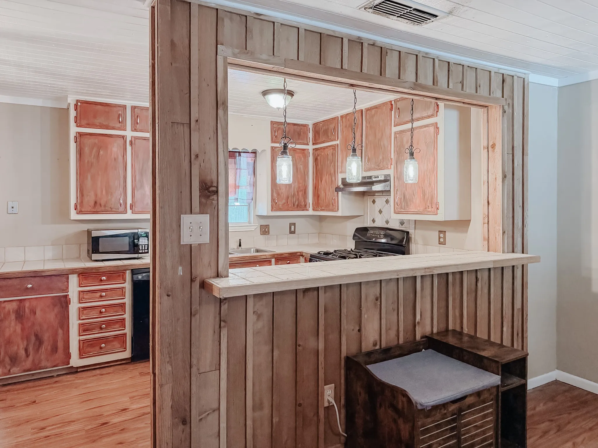 Single Family Residence For Sale in Navarro County , 303 N 30th Street, Corsicana, Texas 75110, 3 Bedroom, 2 Bathroom, Garage spaces, 1,717 Sqft, built in 1979, mls#21259033, Real Estate Agent in Corsicana, Homes For Sale in Navarro county, Homes For Sale in Corsicana, Realtor in Corsicana Texas, Real Estate Brokerage Independent Realty Texas, Luminita Cordes Realtor