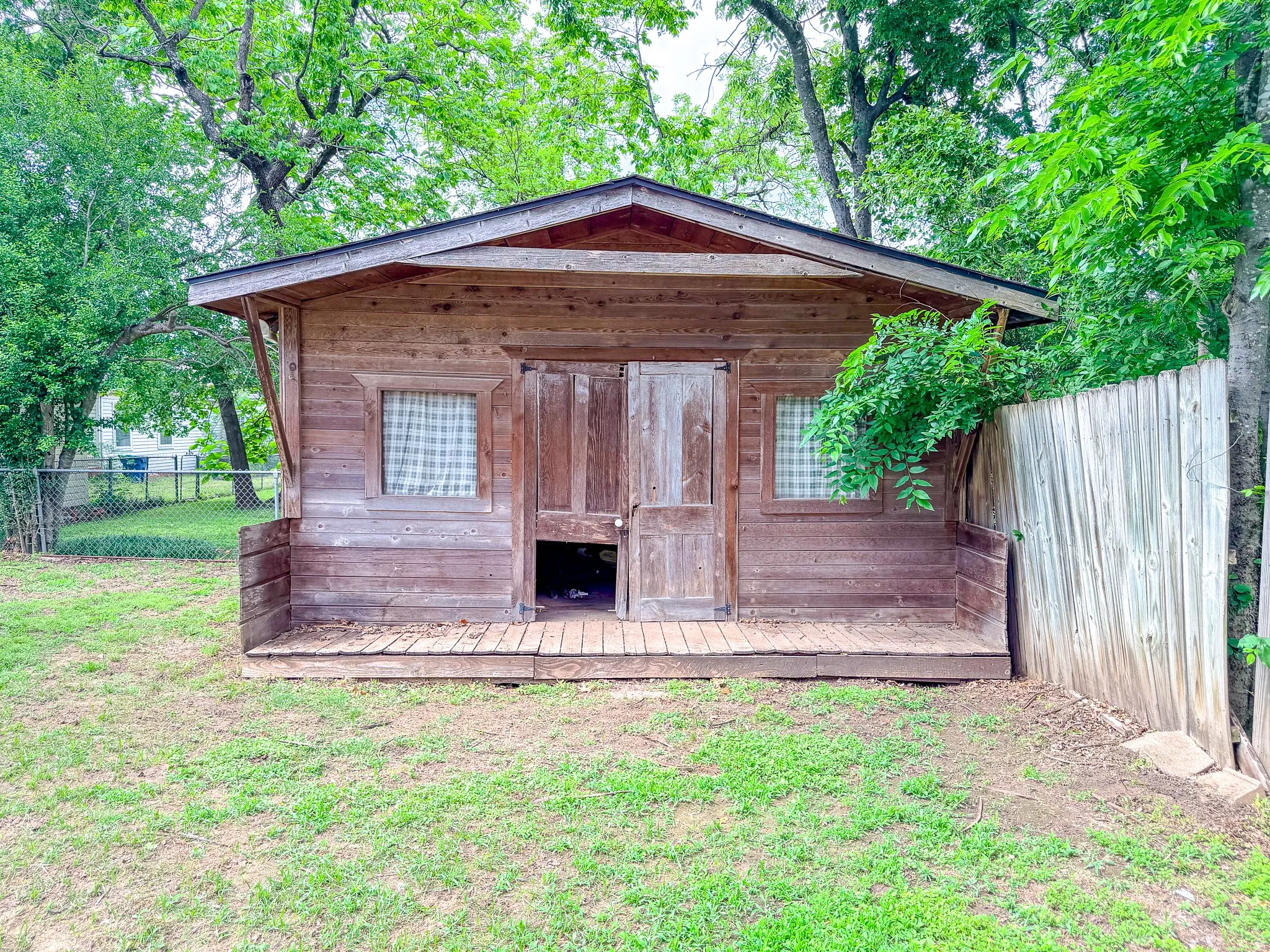 Single Family Residence For Sale in Navarro County , 303 N 30th Street, Corsicana, Texas 75110, 3 Bedroom, 2 Bathroom, Garage spaces, 1,717 Sqft, built in 1979, mls#21259033, Real Estate Agent in Corsicana, Homes For Sale in Navarro county, Homes For Sale in Corsicana, Realtor in Corsicana Texas, Real Estate Brokerage Independent Realty Texas, Luminita Cordes Realtor