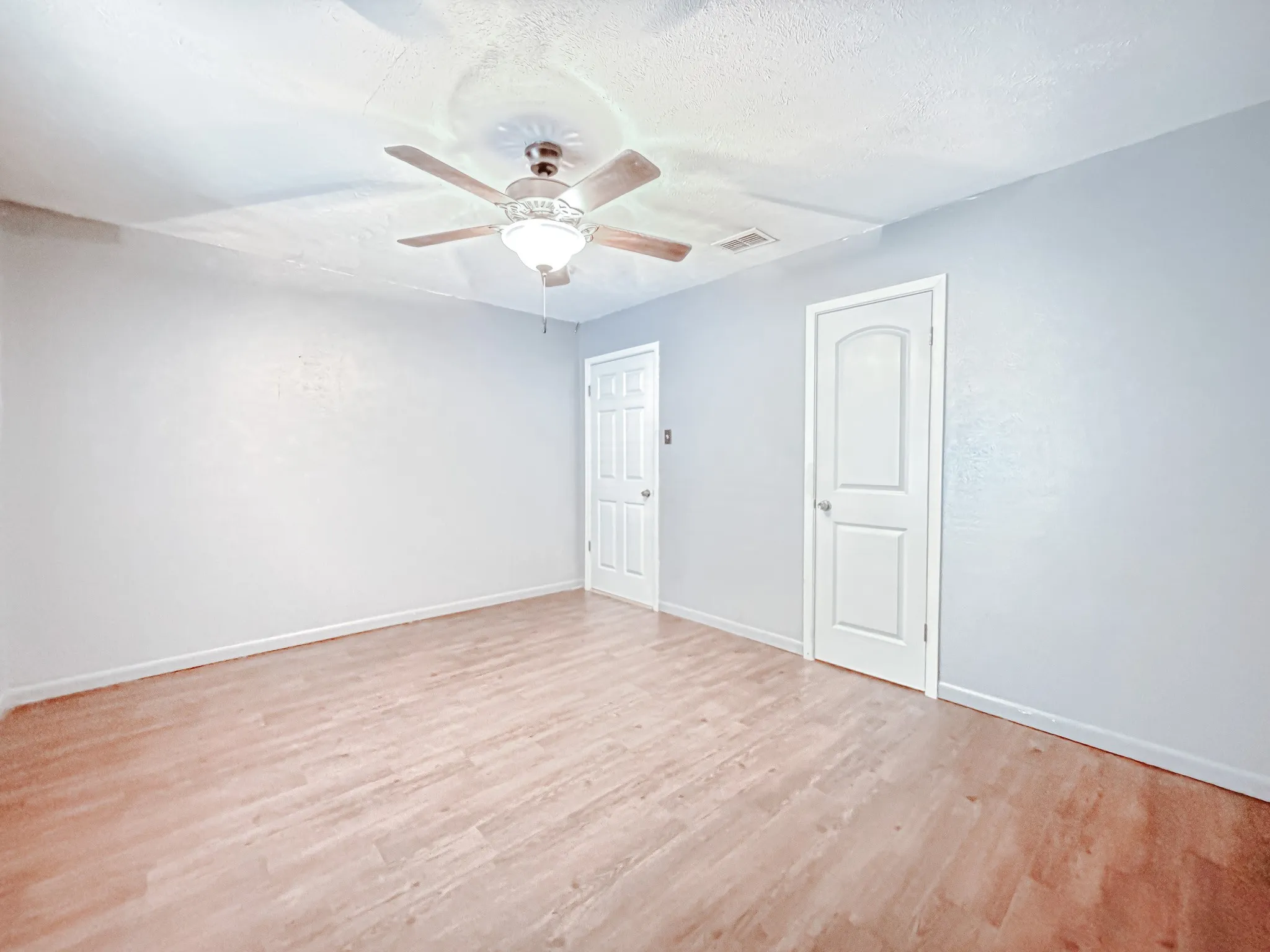 Single Family Residence For Sale in Navarro County , 303 N 30th Street, Corsicana, Texas 75110, 3 Bedroom, 2 Bathroom, Garage spaces, 1,717 Sqft, built in 1979, mls#21259033, Real Estate Agent in Corsicana, Homes For Sale in Navarro county, Homes For Sale in Corsicana, Realtor in Corsicana Texas, Real Estate Brokerage Independent Realty Texas, Luminita Cordes Realtor