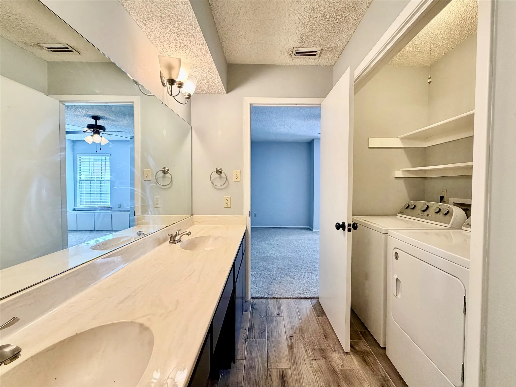 Townhouse For Rent in Denton County , 1223 Dallas Drive, Denton, Texas 76205, 2 Bedroom, 2 Bathroom, Garage spaces, 1,102 Sqft, built in 1983, Preowned, mls#21246143, Real Estate Agent in Denton, Homes For Rent in Denton county, Homes For Rent in Denton, Realtor in Denton Texas, Real Estate Brokerage Independent Realty Texas, Luminita Cordes Realtor