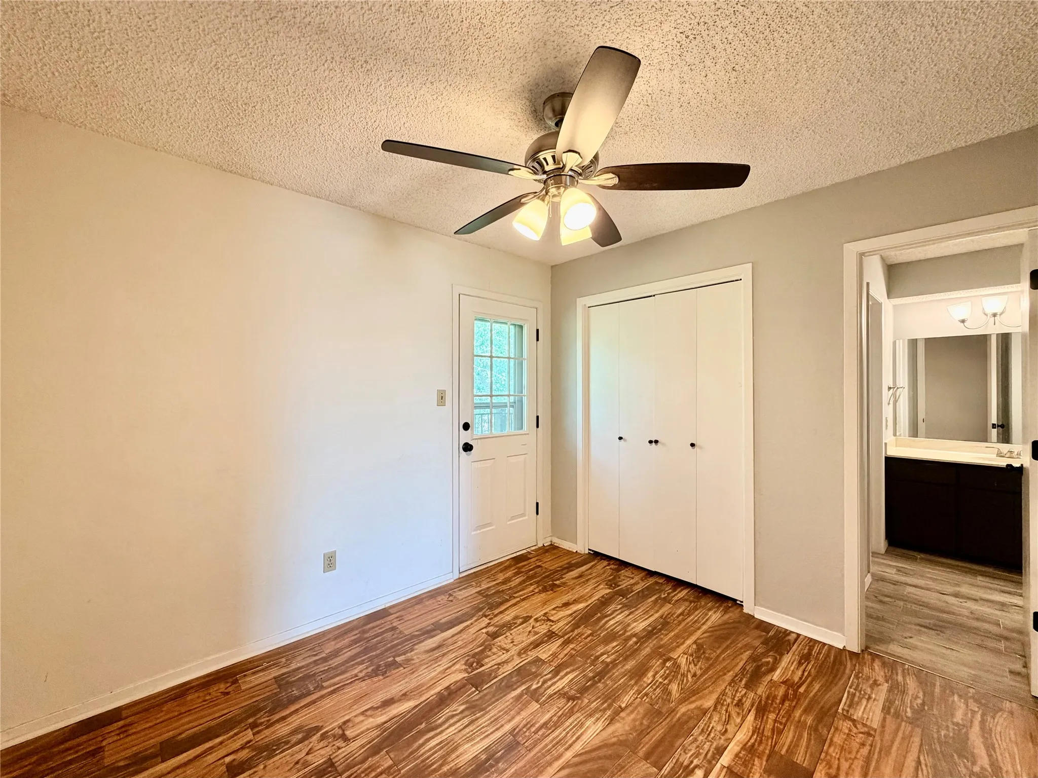 Townhouse For Rent in Denton County , 1223 Dallas Drive, Denton, Texas 76205, 2 Bedroom, 2 Bathroom, Garage spaces, 1,102 Sqft, built in 1983, Preowned, mls#21246143, Real Estate Agent in Denton, Homes For Rent in Denton county, Homes For Rent in Denton, Realtor in Denton Texas, Real Estate Brokerage Independent Realty Texas, Luminita Cordes Realtor