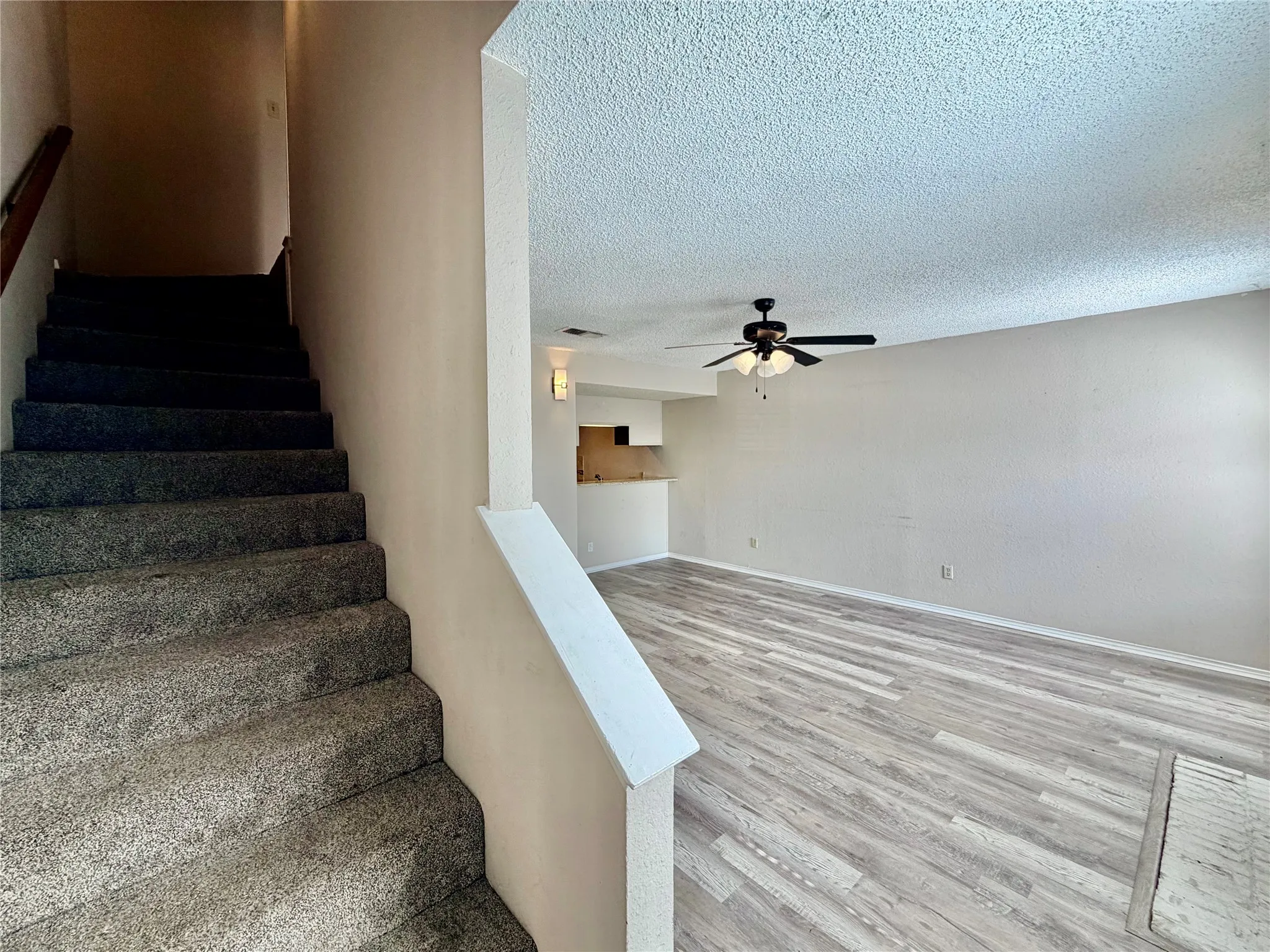 Townhouse For Rent in Denton County , 1223 Dallas Drive, Denton, Texas 76205, 2 Bedroom, 2 Bathroom, Garage spaces, 1,102 Sqft, built in 1983, Preowned, mls#21246143, Real Estate Agent in Denton, Homes For Rent in Denton county, Homes For Rent in Denton, Realtor in Denton Texas, Real Estate Brokerage Independent Realty Texas, Luminita Cordes Realtor