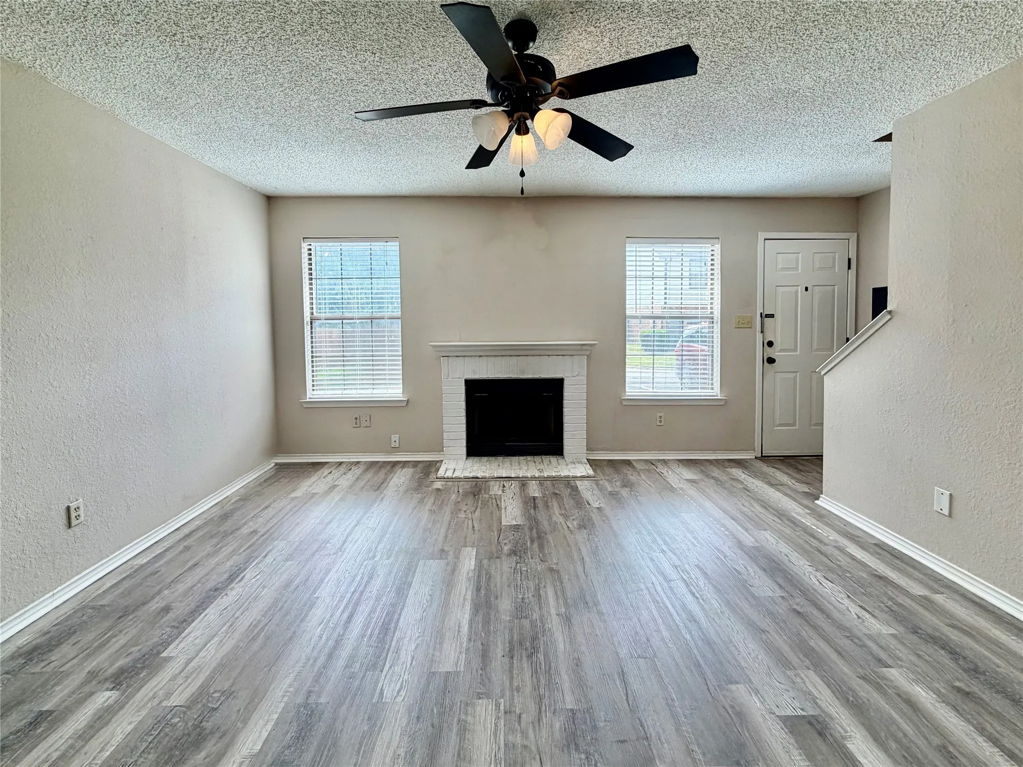 Townhouse For Rent in Denton County , 1223 Dallas Drive, Denton, Texas 76205, 2 Bedroom, 2 Bathroom, Garage spaces, 1,102 Sqft, built in 1983, Preowned, mls#21246143, Real Estate Agent in Denton, Homes For Rent in Denton county, Homes For Rent in Denton, Realtor in Denton Texas, Real Estate Brokerage Independent Realty Texas, Luminita Cordes Realtor