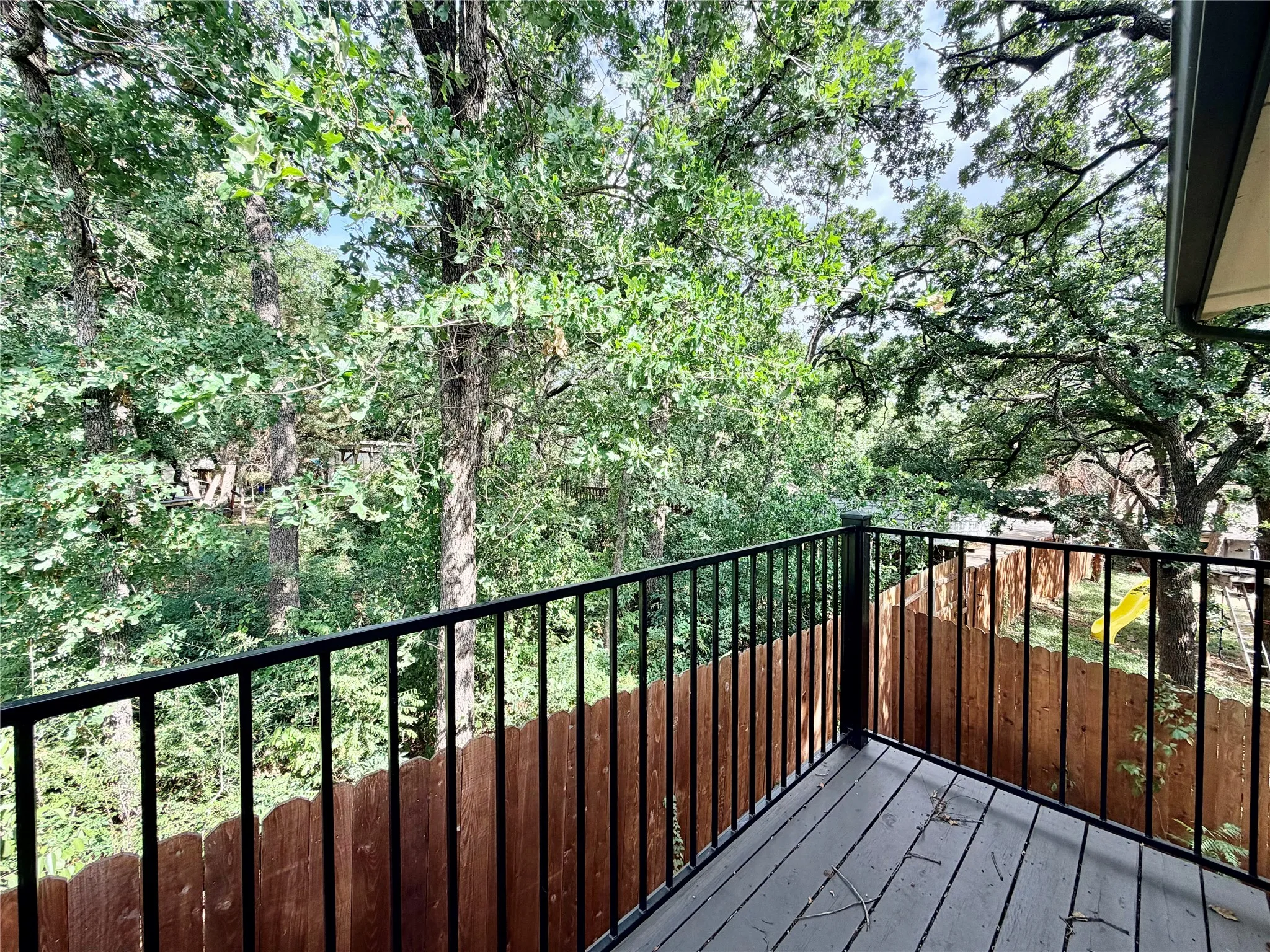 Townhouse For Rent in Denton County , 1223 Dallas Drive, Denton, Texas 76205, 2 Bedroom, 2 Bathroom, Garage spaces, 1,102 Sqft, built in 1983, Preowned, mls#21246143, Real Estate Agent in Denton, Homes For Rent in Denton county, Homes For Rent in Denton, Realtor in Denton Texas, Real Estate Brokerage Independent Realty Texas, Luminita Cordes Realtor