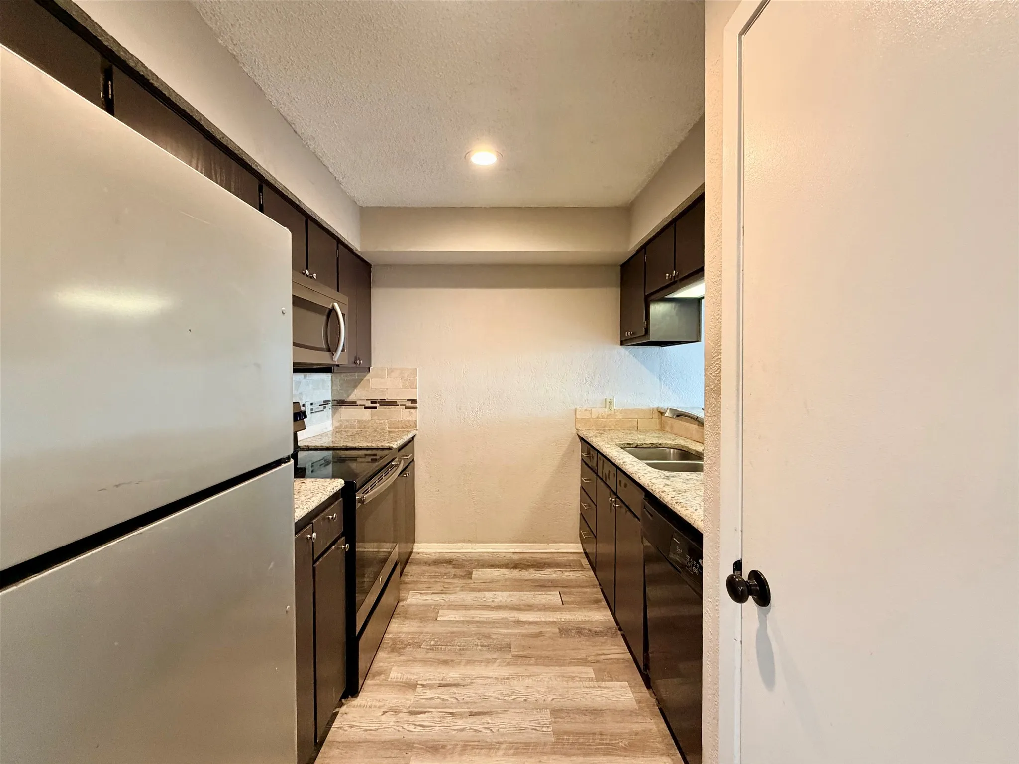 Townhouse For Rent in Denton County , 1223 Dallas Drive, Denton, Texas 76205, 2 Bedroom, 2 Bathroom, Garage spaces, 1,102 Sqft, built in 1983, Preowned, mls#21246143, Real Estate Agent in Denton, Homes For Rent in Denton county, Homes For Rent in Denton, Realtor in Denton Texas, Real Estate Brokerage Independent Realty Texas, Luminita Cordes Realtor