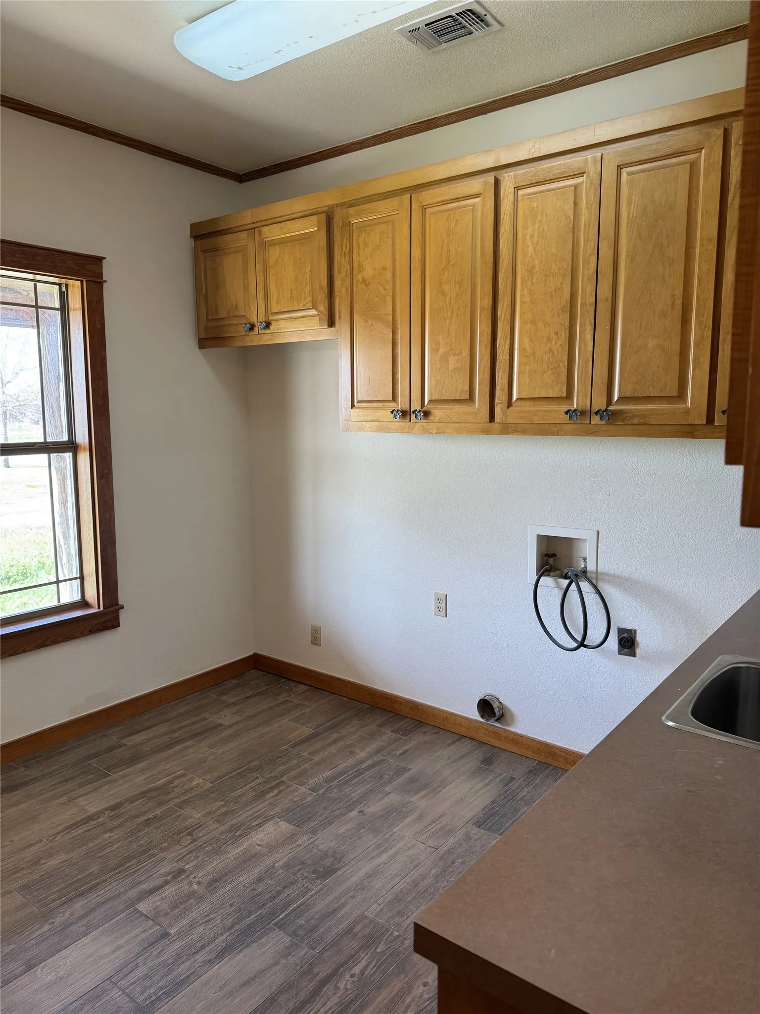 Single Family Residence For Sale in Grayson County , 655 Loftice Road, Gunter, Texas 75058, 3 Bedrooms, 4 Bathrooms, 3 Garage spaces, 3,126 Sqft, built in 2001, Price $5,000,000, mls#21258892, Real Estate Agent in Gunter, Homes For Sale in Grayson county, Homes For Sale in Gunter, Realtor in Gunter Texas, Real Estate Brokerage Independent Realty Texas, Luminita Cordes Realtor
