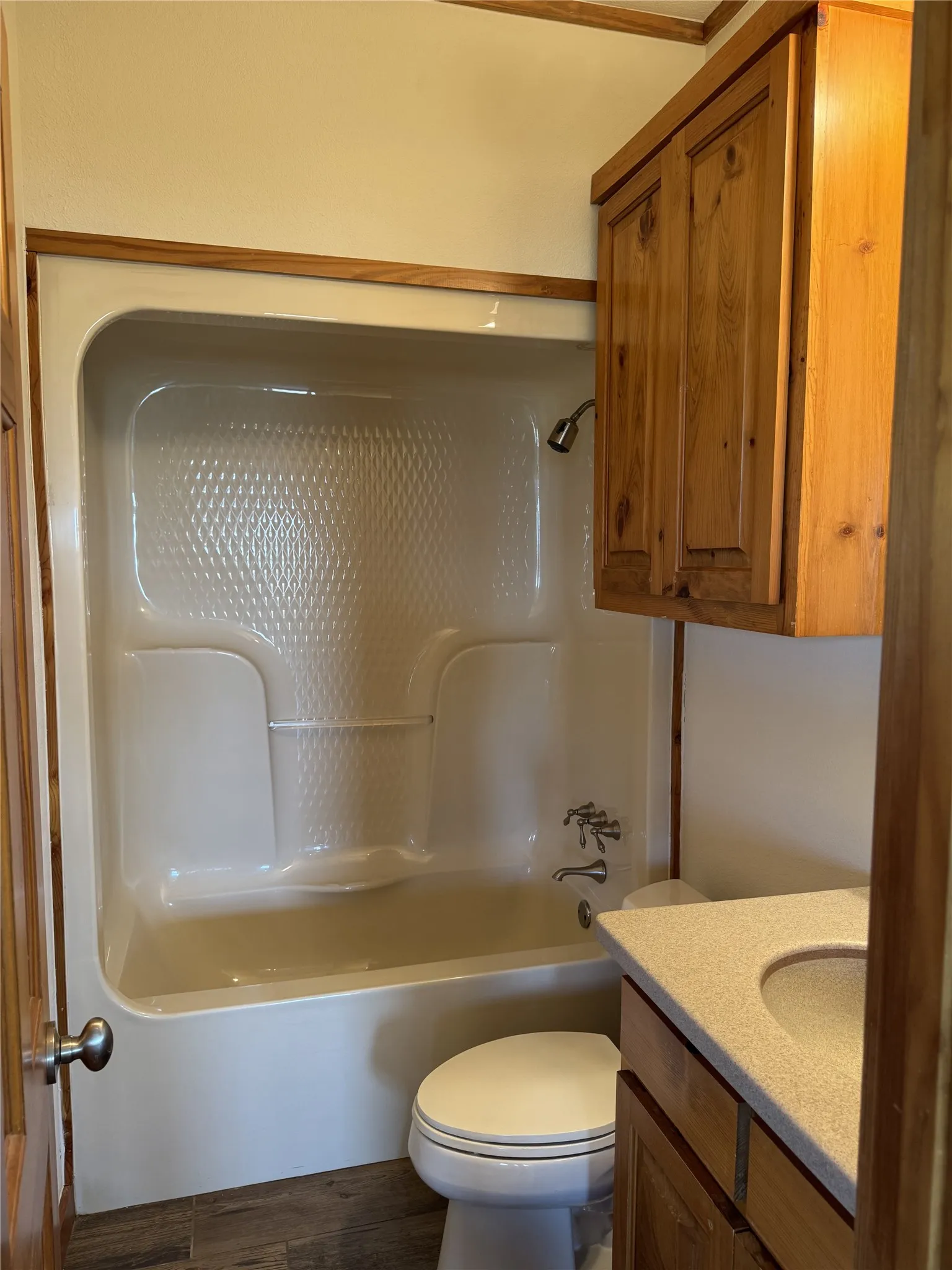 Single Family Residence For Sale in Grayson County , 655 Loftice Road, Gunter, Texas 75058, 3 Bedrooms, 4 Bathrooms, 3 Garage spaces, 3,126 Sqft, built in 2001, Price $5,000,000, mls#21258892, Real Estate Agent in Gunter, Homes For Sale in Grayson county, Homes For Sale in Gunter, Realtor in Gunter Texas, Real Estate Brokerage Independent Realty Texas, Luminita Cordes Realtor