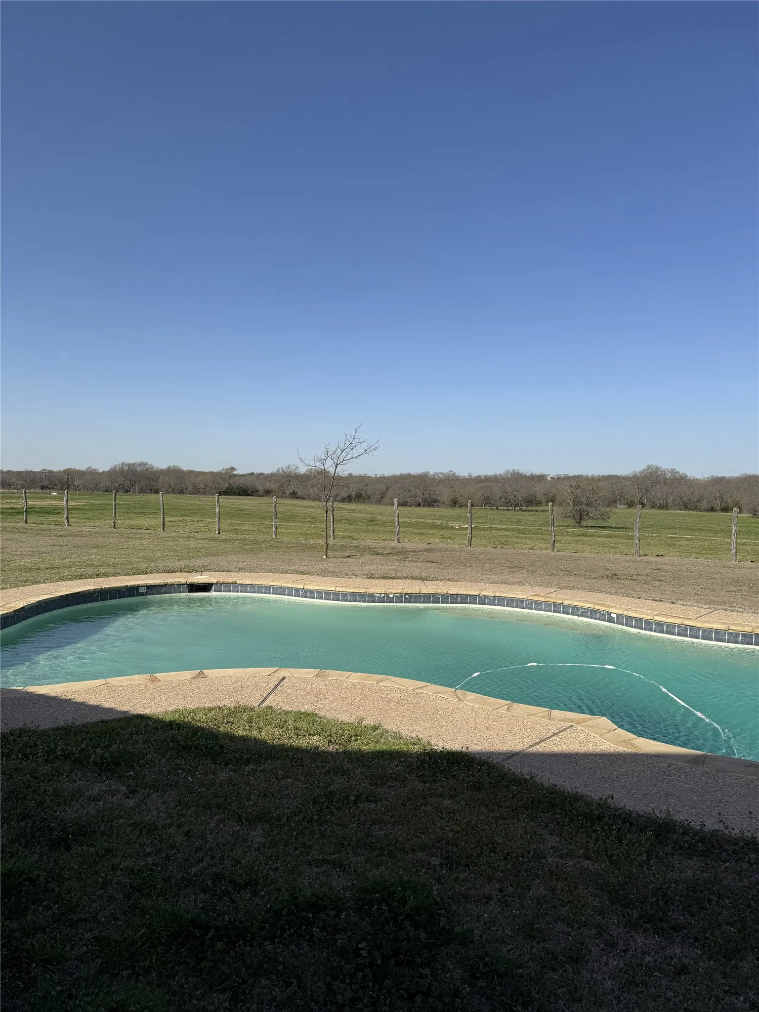 Single Family Residence For Sale in Grayson County , 655 Loftice Road, Gunter, Texas 75058, 3 Bedrooms, 4 Bathrooms, 3 Garage spaces, 3,126 Sqft, built in 2001, Price $5,000,000, mls#21258892, Real Estate Agent in Gunter, Homes For Sale in Grayson county, Homes For Sale in Gunter, Realtor in Gunter Texas, Real Estate Brokerage Independent Realty Texas, Luminita Cordes Realtor