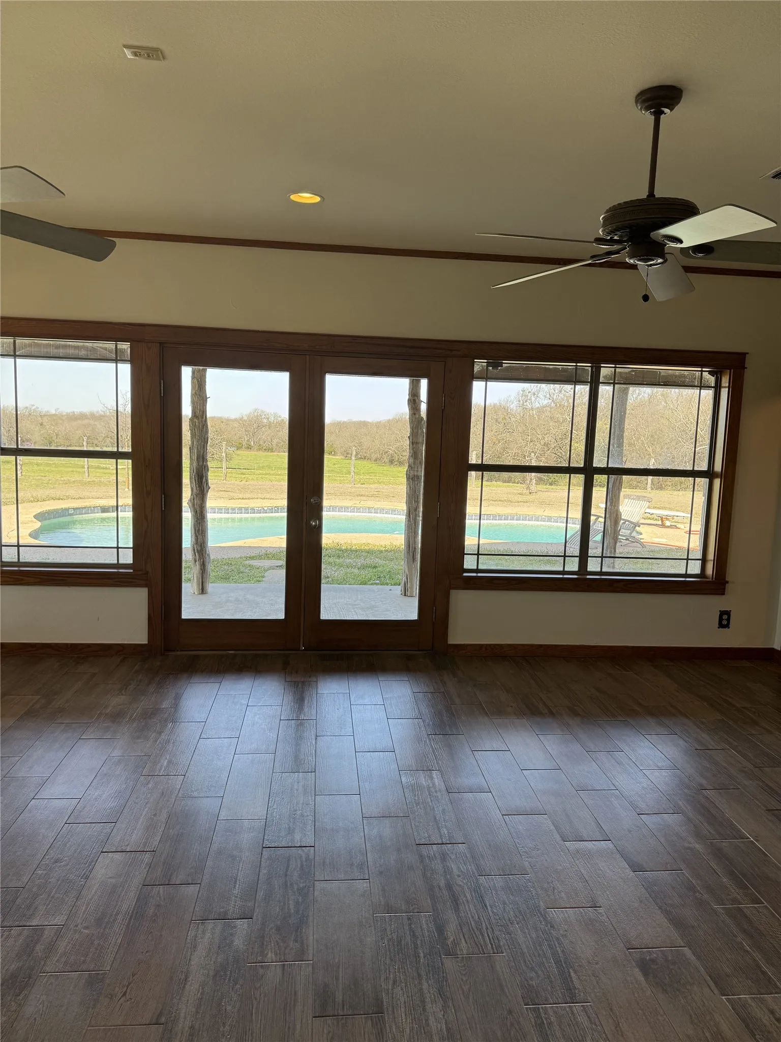 Single Family Residence For Sale in Grayson County , 655 Loftice Road, Gunter, Texas 75058, 3 Bedrooms, 4 Bathrooms, 3 Garage spaces, 3,126 Sqft, built in 2001, Price $5,000,000, mls#21258892, Real Estate Agent in Gunter, Homes For Sale in Grayson county, Homes For Sale in Gunter, Realtor in Gunter Texas, Real Estate Brokerage Independent Realty Texas, Luminita Cordes Realtor