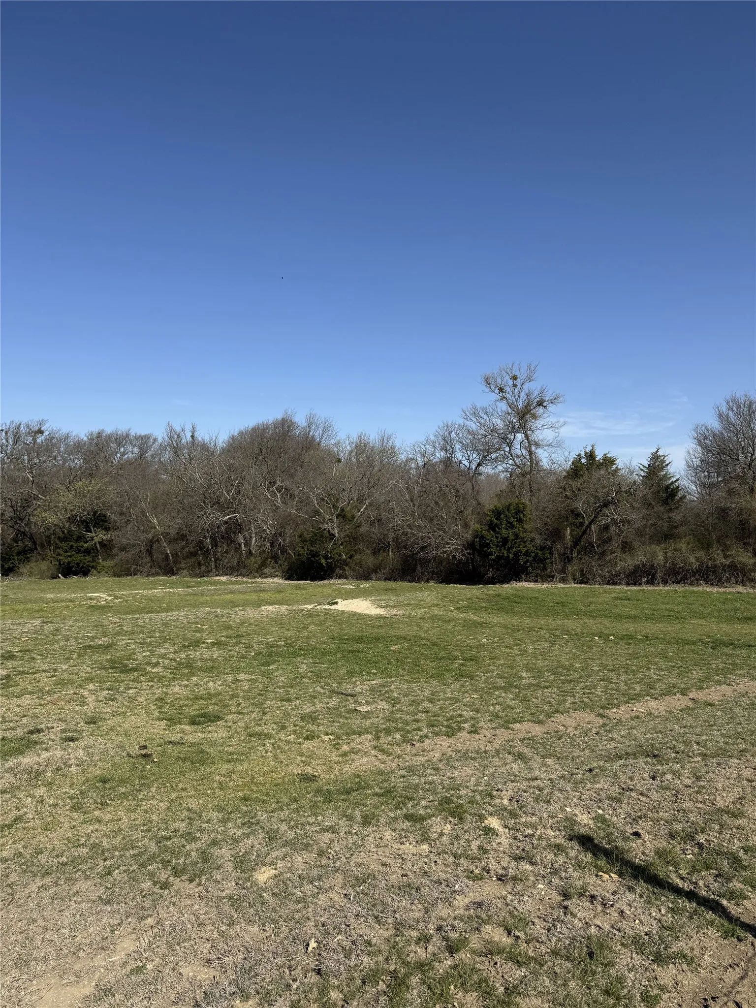 Single Family Residence For Sale in Grayson County , 655 Loftice Road, Gunter, Texas 75058, 3 Bedrooms, 4 Bathrooms, 3 Garage spaces, 3,126 Sqft, built in 2001, Price $5,000,000, mls#21258892, Real Estate Agent in Gunter, Homes For Sale in Grayson county, Homes For Sale in Gunter, Realtor in Gunter Texas, Real Estate Brokerage Independent Realty Texas, Luminita Cordes Realtor