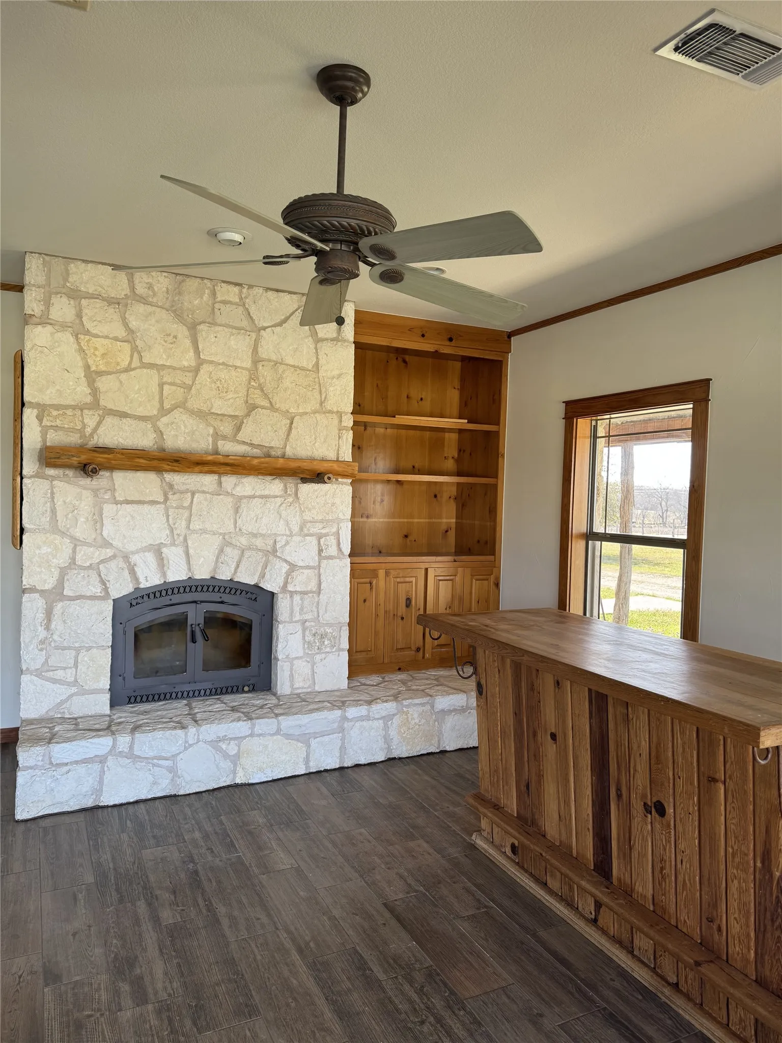 Single Family Residence For Sale in Grayson County , 655 Loftice Road, Gunter, Texas 75058, 3 Bedrooms, 4 Bathrooms, 3 Garage spaces, 3,126 Sqft, built in 2001, Price $5,000,000, mls#21258892, Real Estate Agent in Gunter, Homes For Sale in Grayson county, Homes For Sale in Gunter, Realtor in Gunter Texas, Real Estate Brokerage Independent Realty Texas, Luminita Cordes Realtor